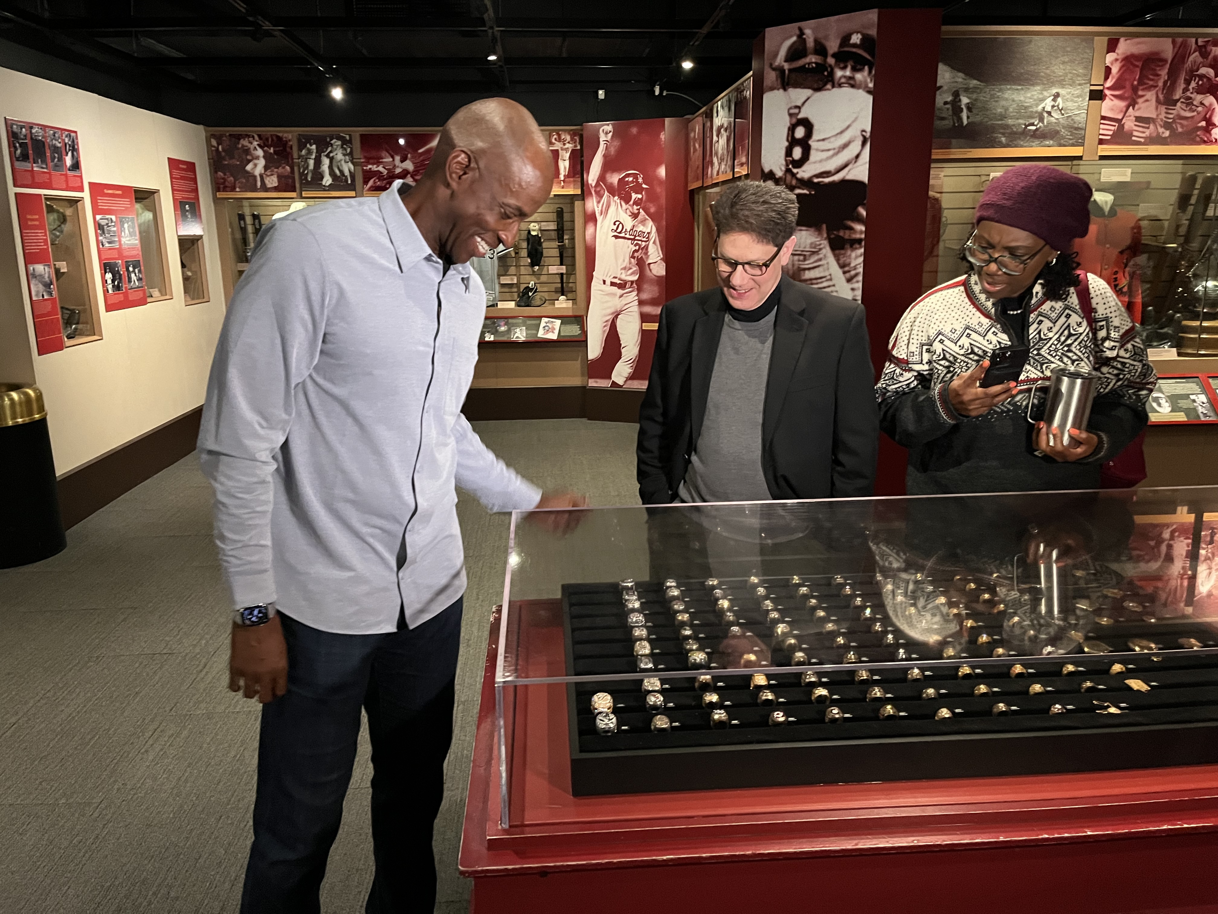 Fred McGriff tours Hall of Fame