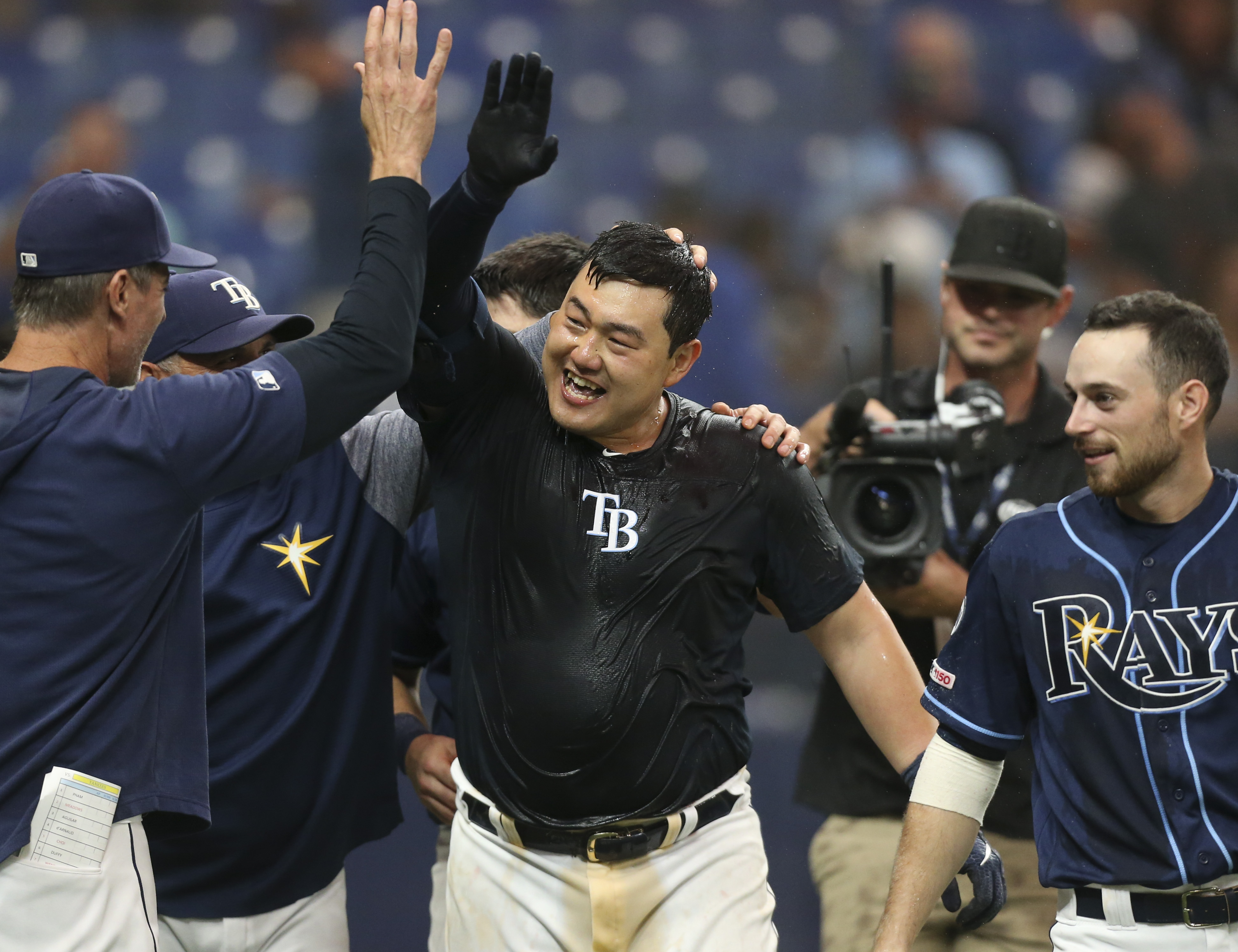 MLB playoffs: Ji-Man Choi trolls Yankees, Astros in crazy scene