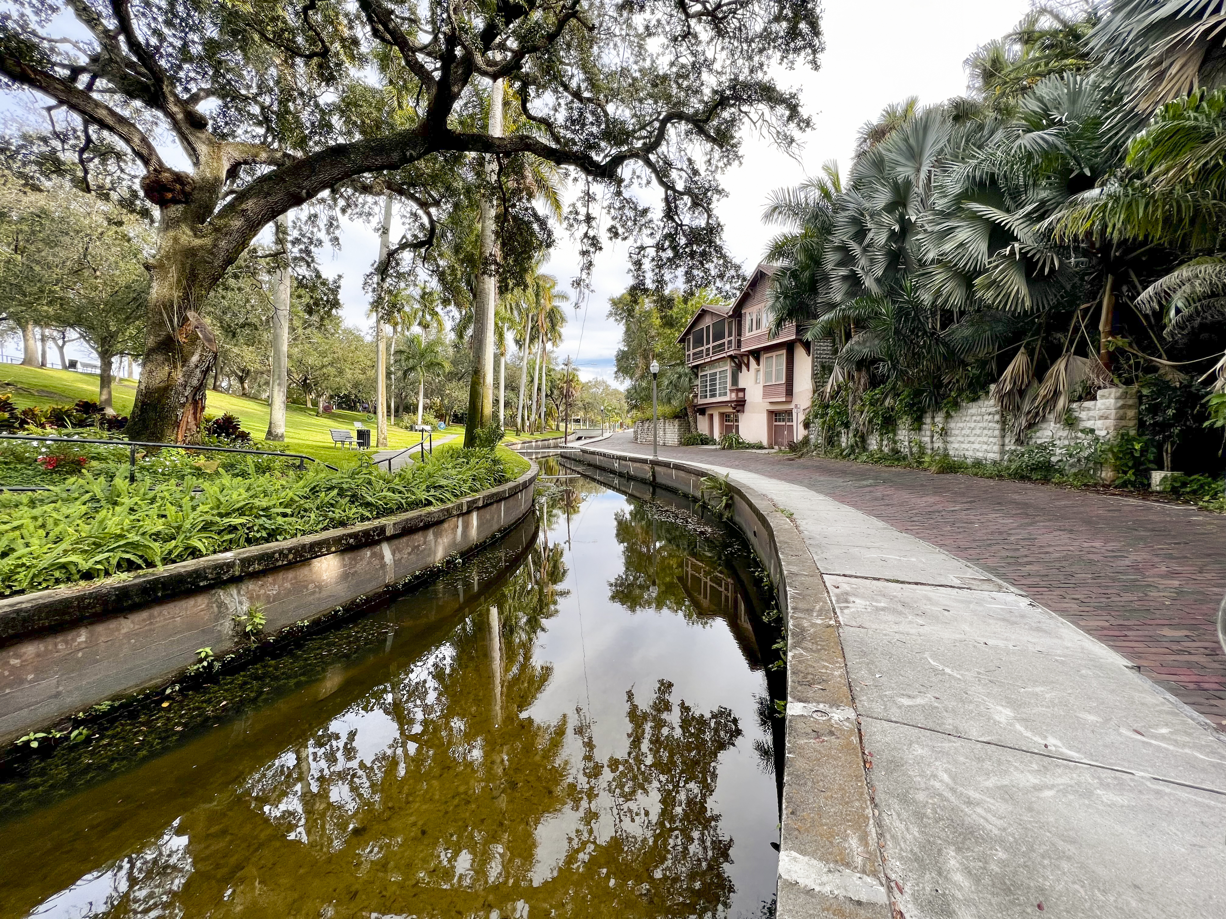 New report analyzes pros of historic preservation in St. Petersburg, image size:4032x3024