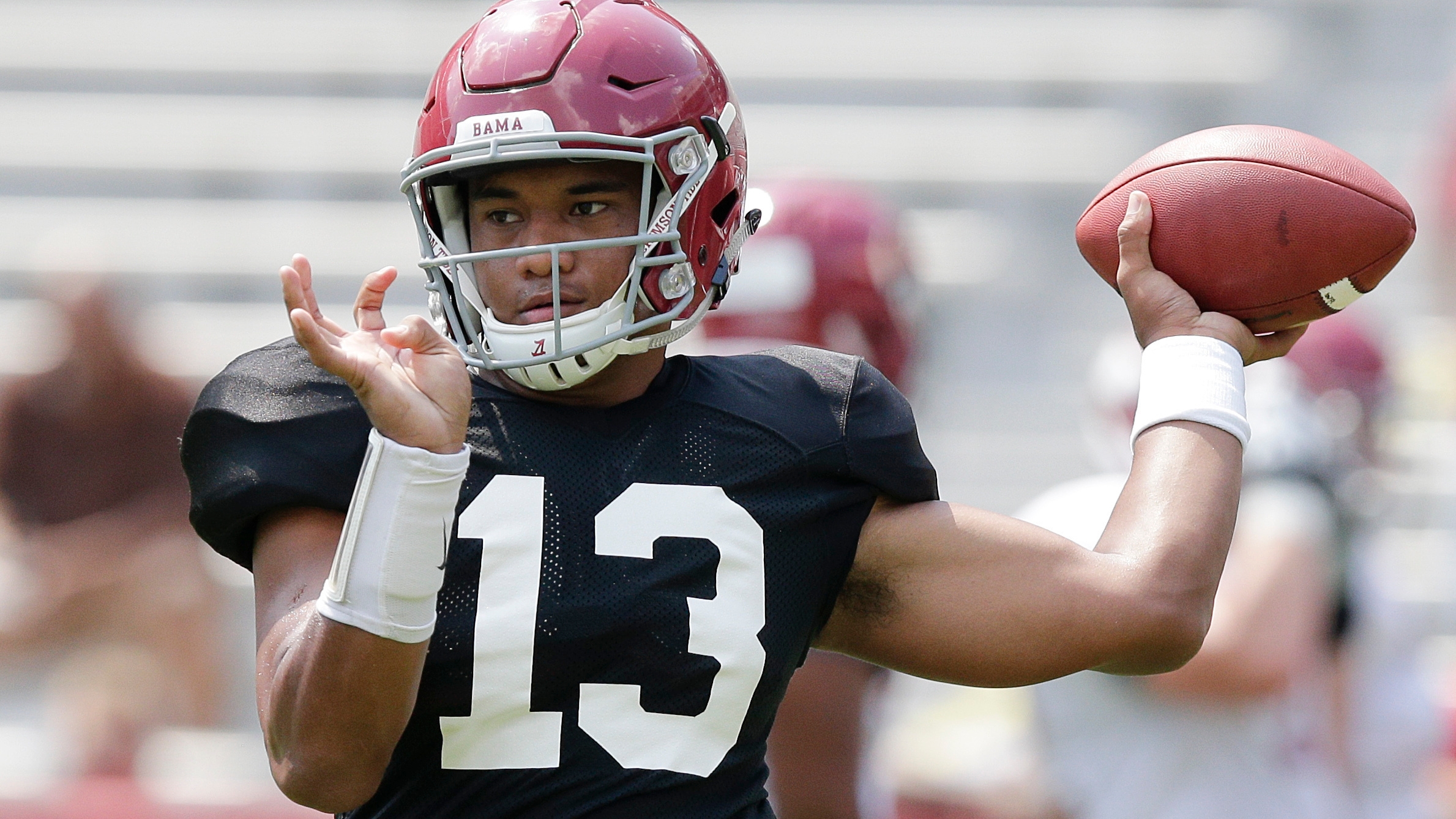 Reports: Dolphins, QB Tua agree to contract