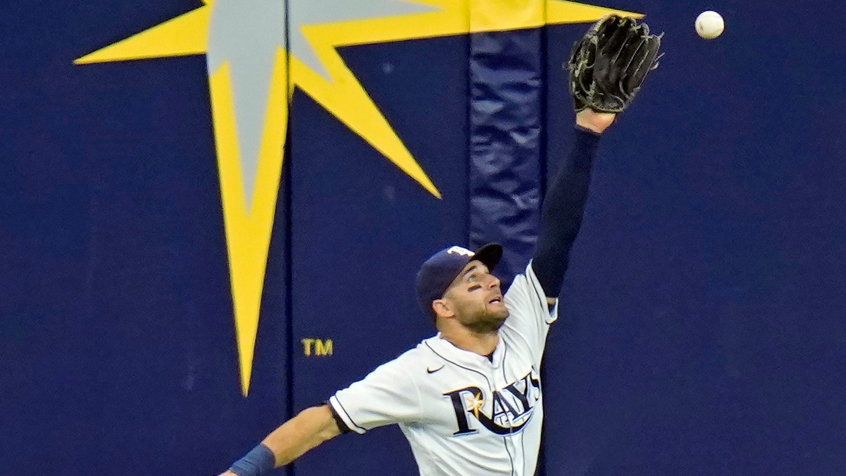 Now fielding for the Rays: Kevin Kiermaier - DRaysBay