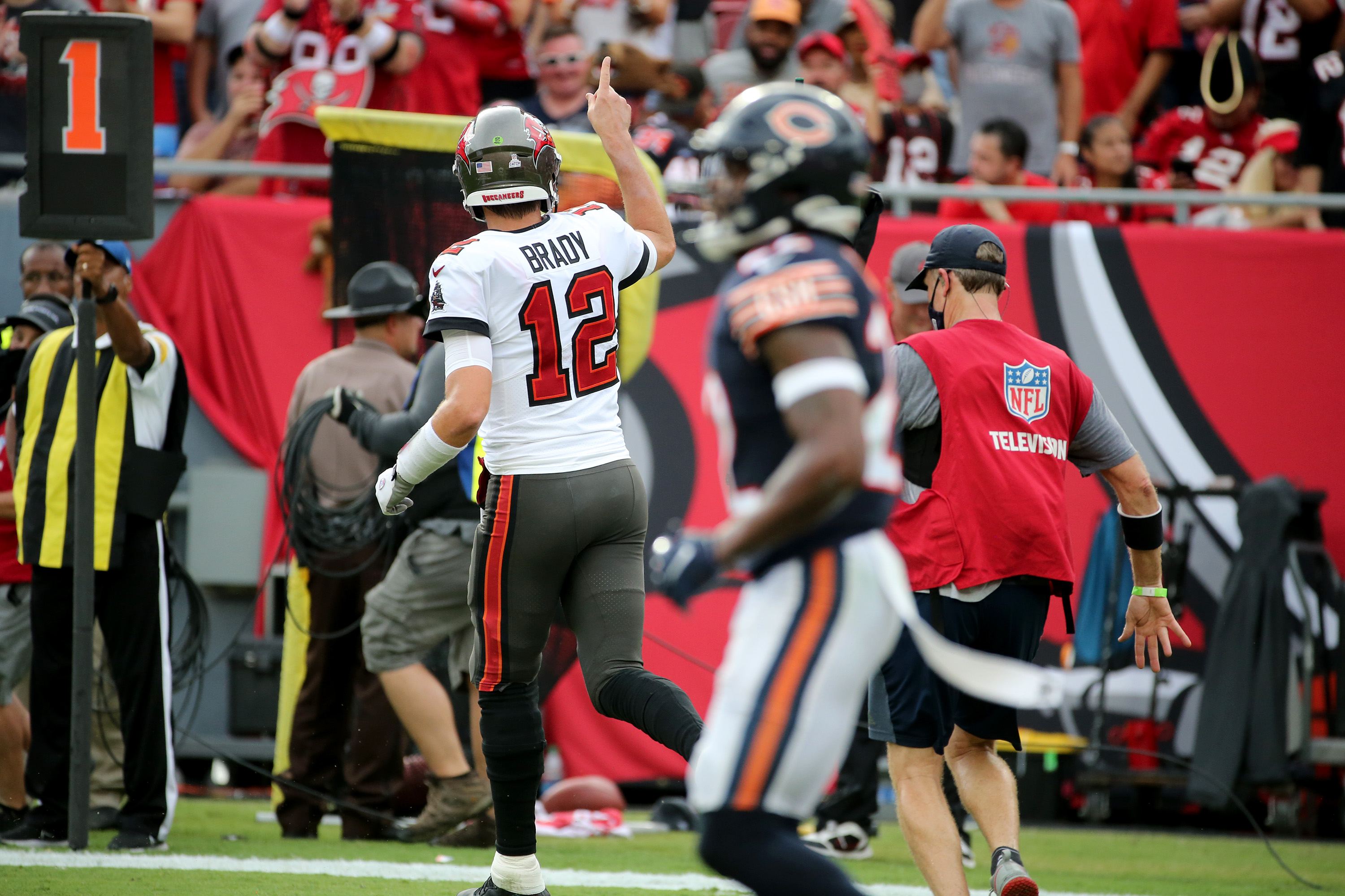 Tom Brady's 600th TD ball yields this deal from Buccaneers to fan