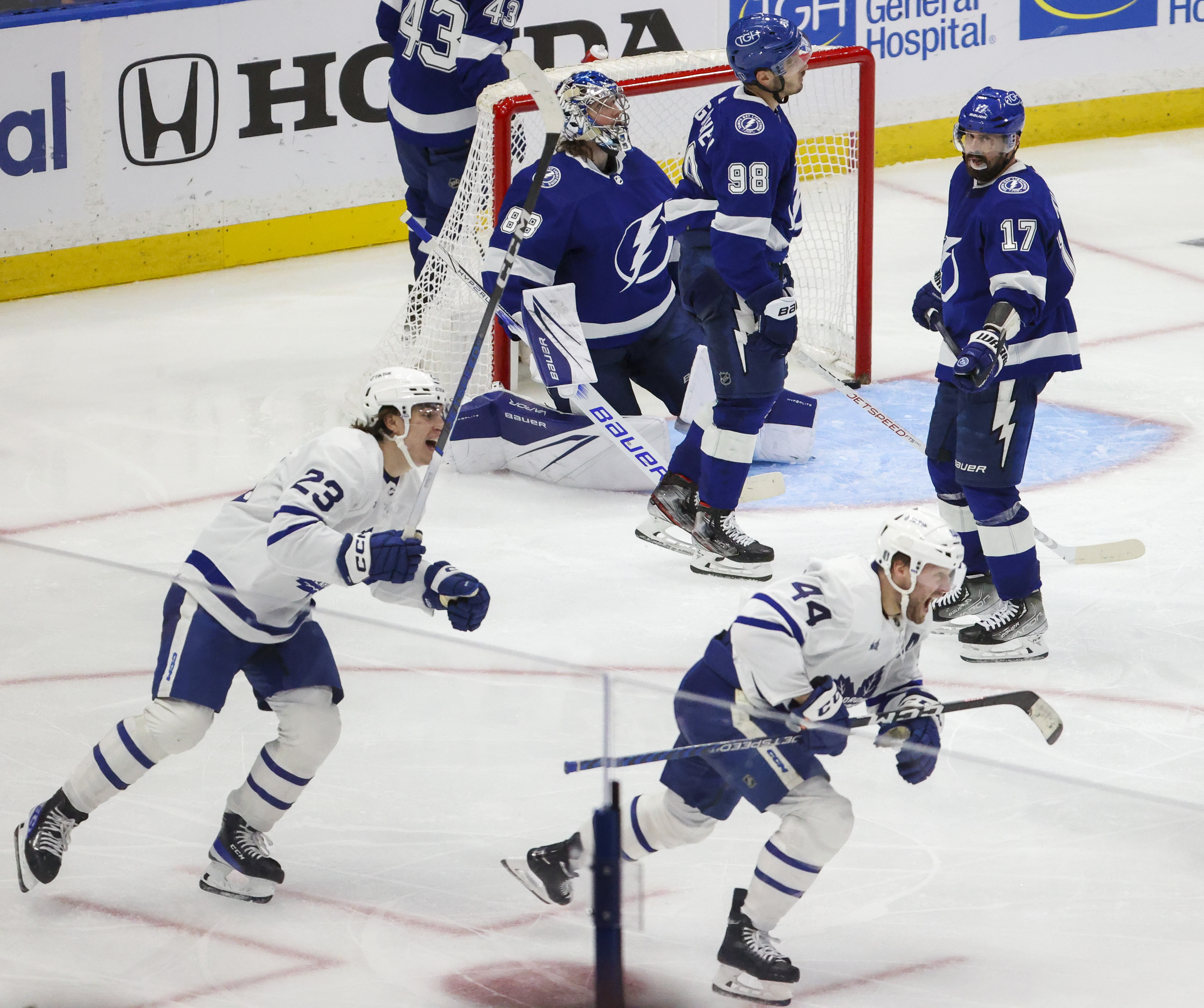 NHL scores: Panthers survive Maple Leafs' rally to win in OT