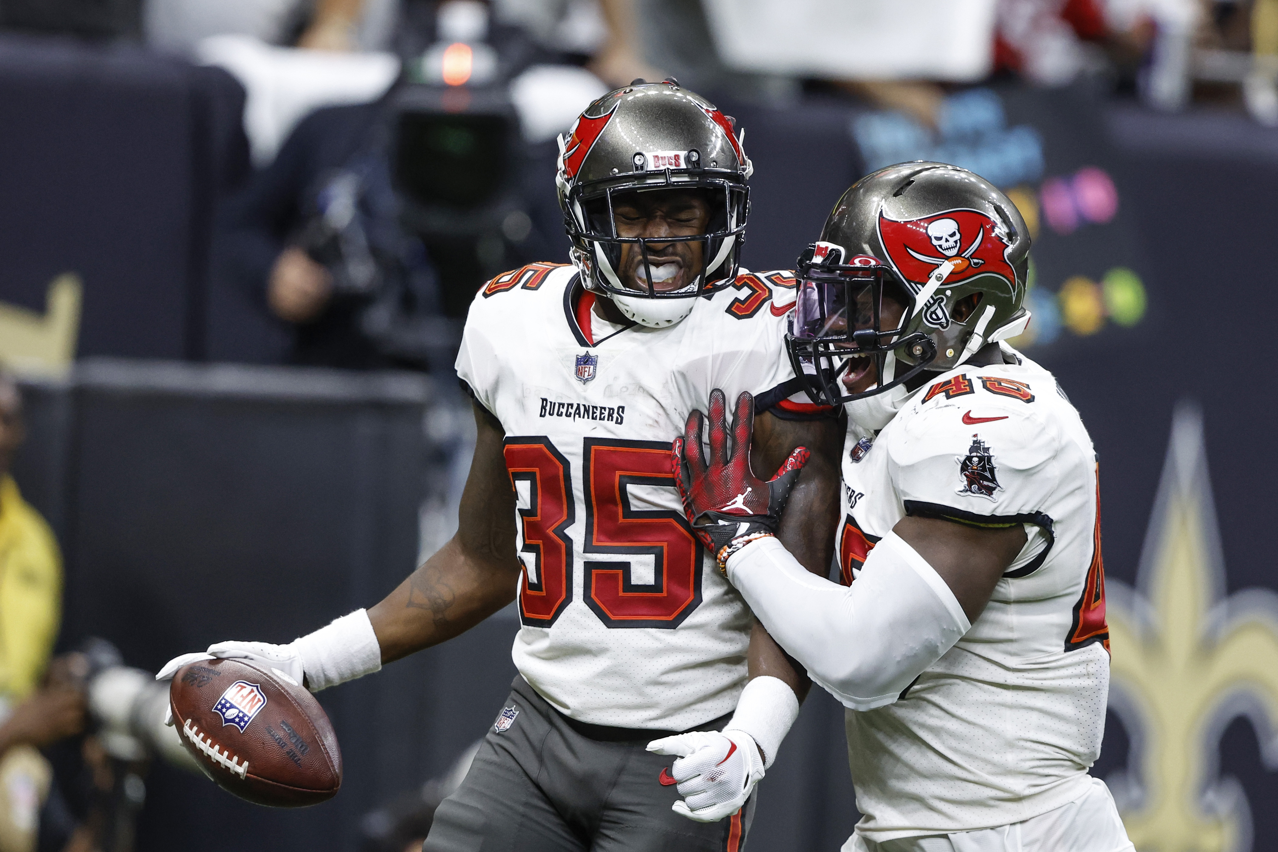 NFL officially postpones Sunday Tampa Bay Buccaneers-Miami