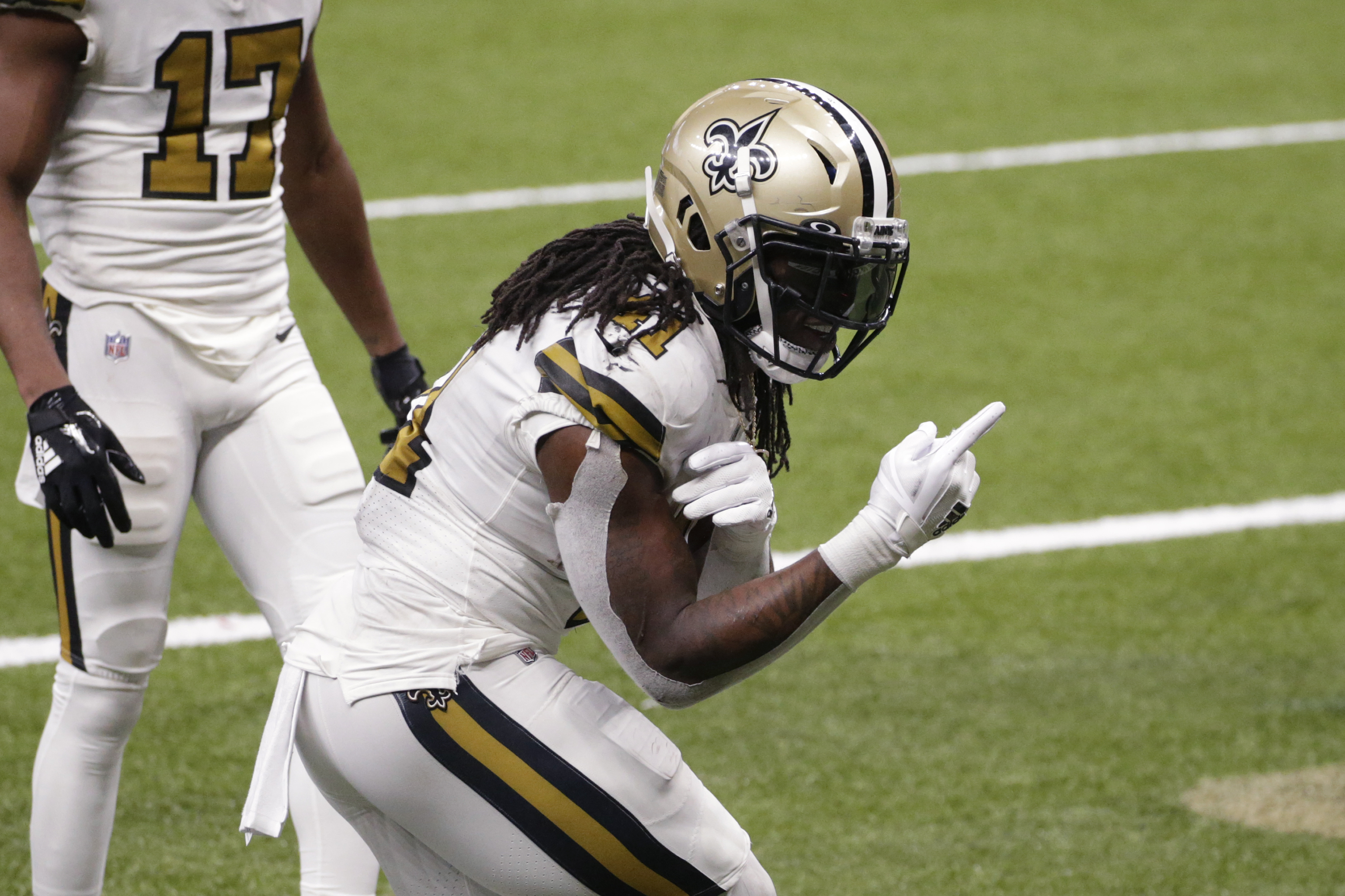 Saints clinch NFC South title, Kamara scores six TDs in win over Vikings