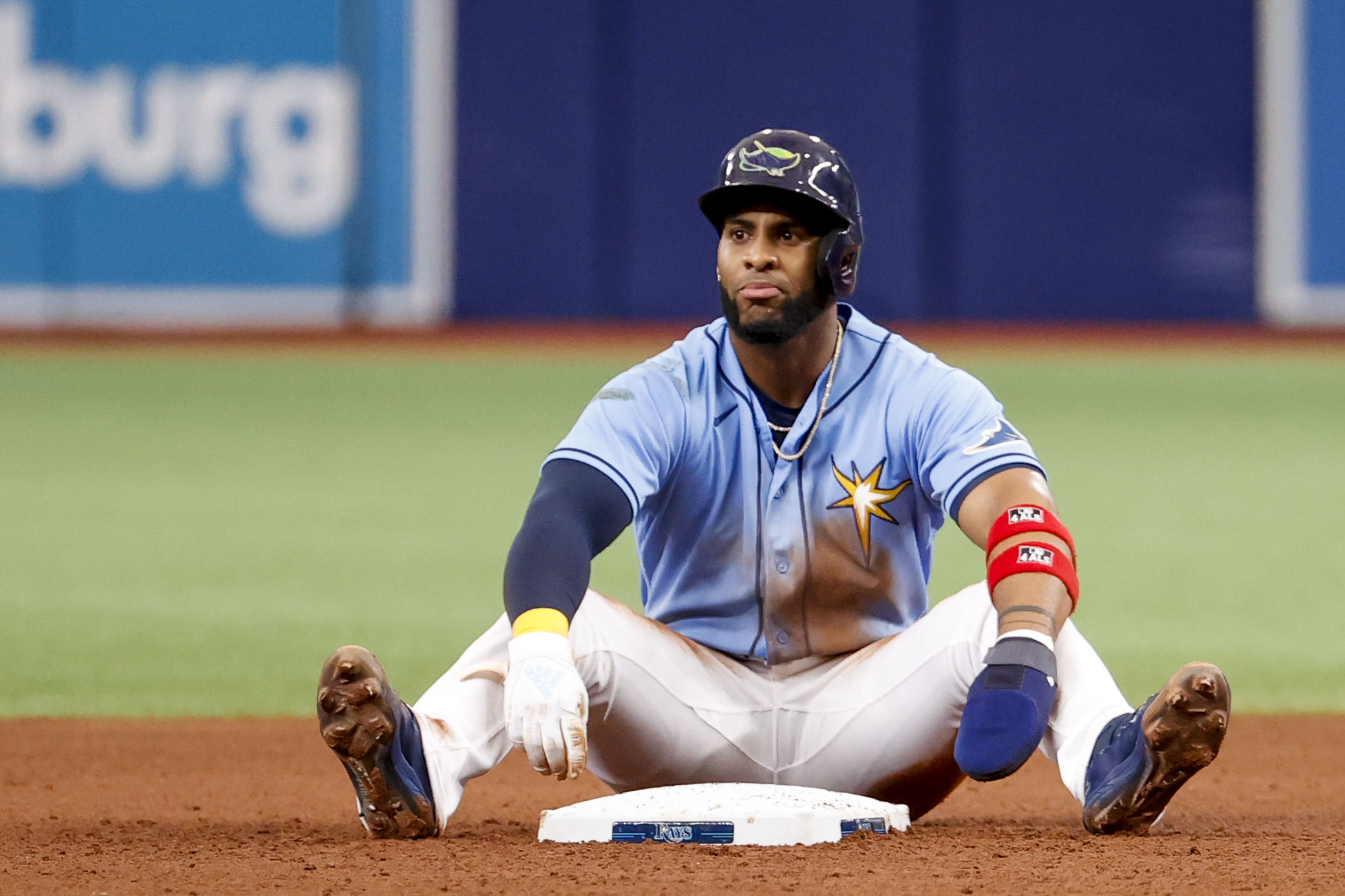 Andrew Vaughn tries to carry the White Sox to a win but they fall short to  the Blue Jays, 6-5 