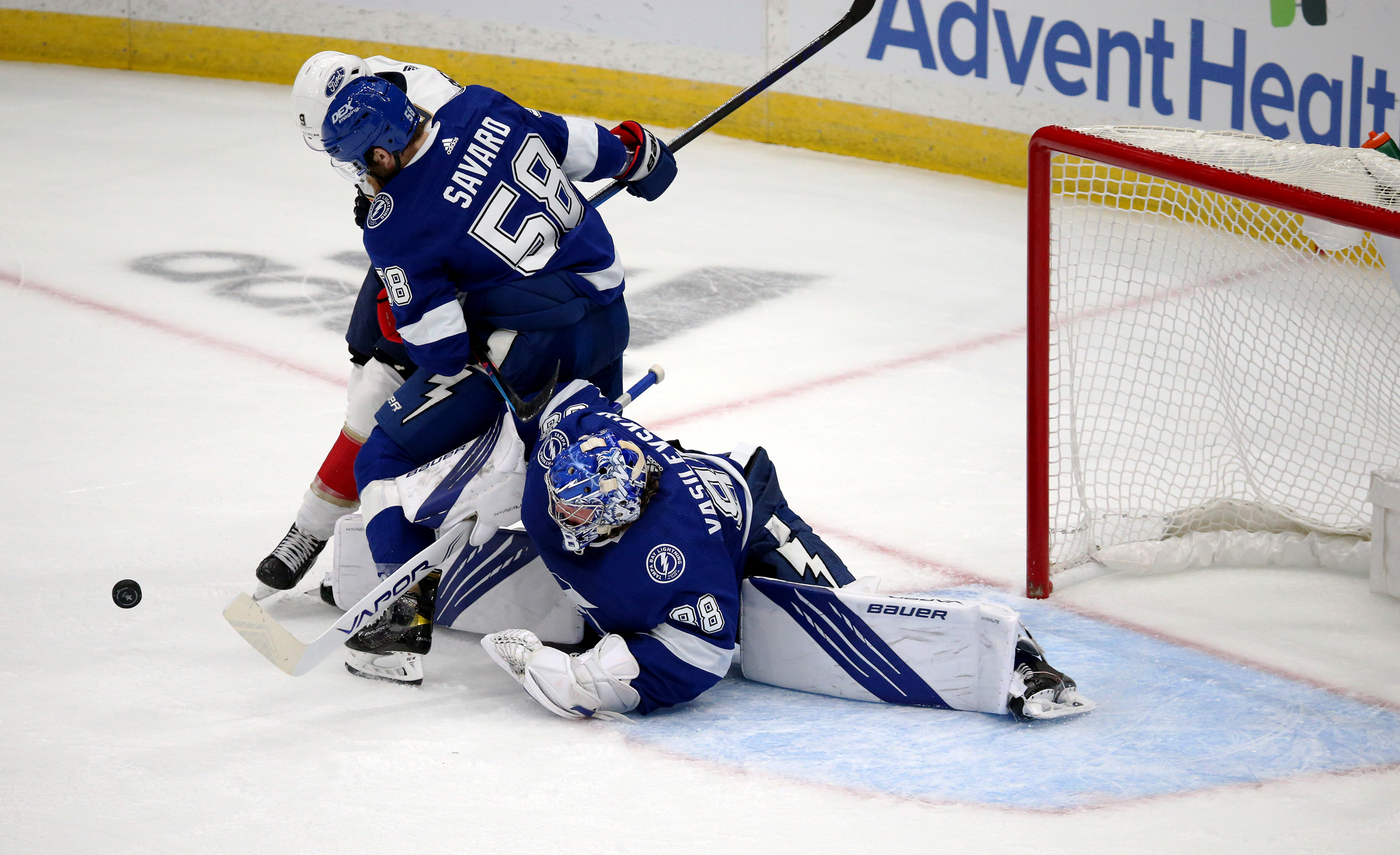 Vasilevskiy makes 42 saves, Bolts dump Montreal 3-1 to go up 2-0