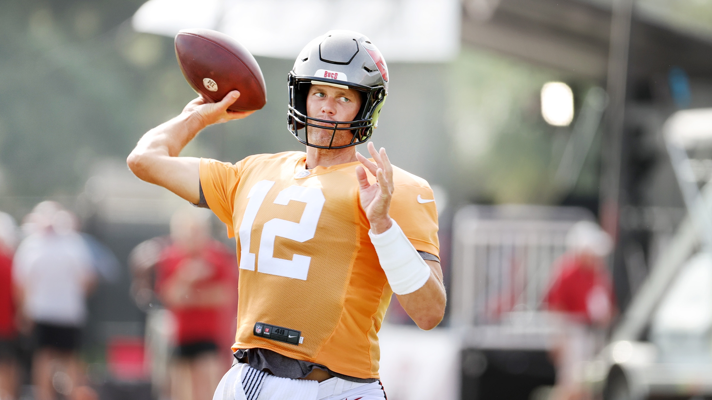 Tom Brady returns to practice with Bucs, who get good news at receiver too  - The Athletic