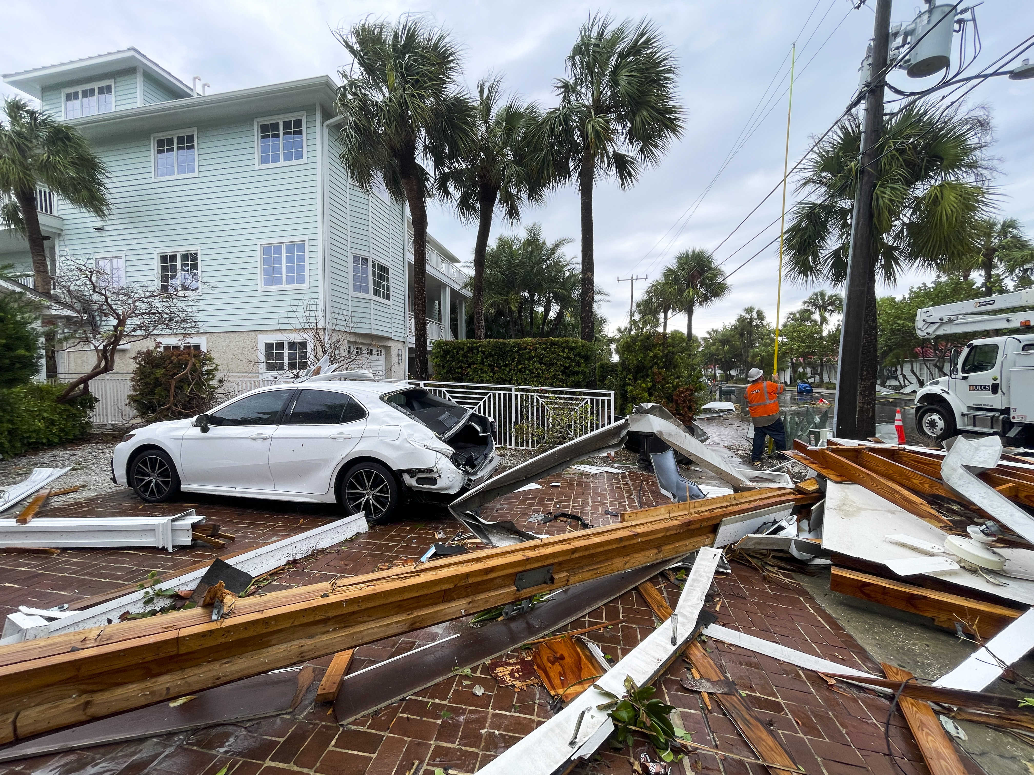 Thursday updates Tornadoes damage Tampa Bay area