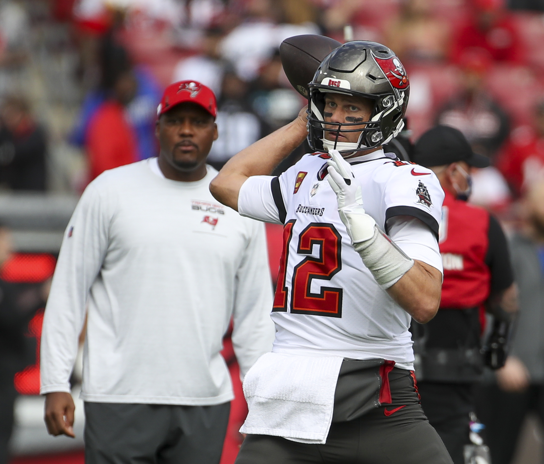 With Playoff Lenny sidelined, Bucs patchwork run game delivers