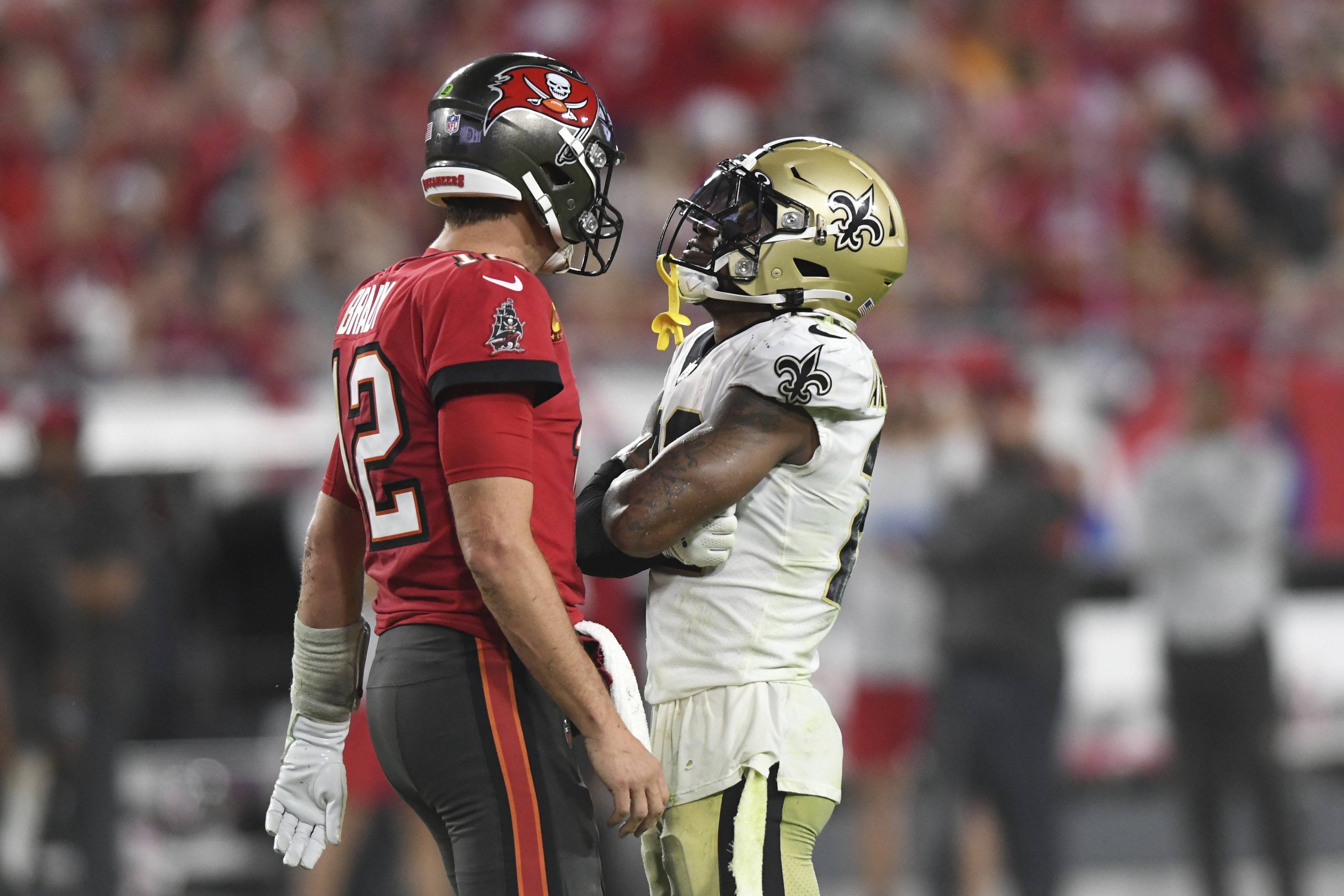 NFL on X: HALFTIME: @Saints leading by 7 points. #NOvsTB   / X