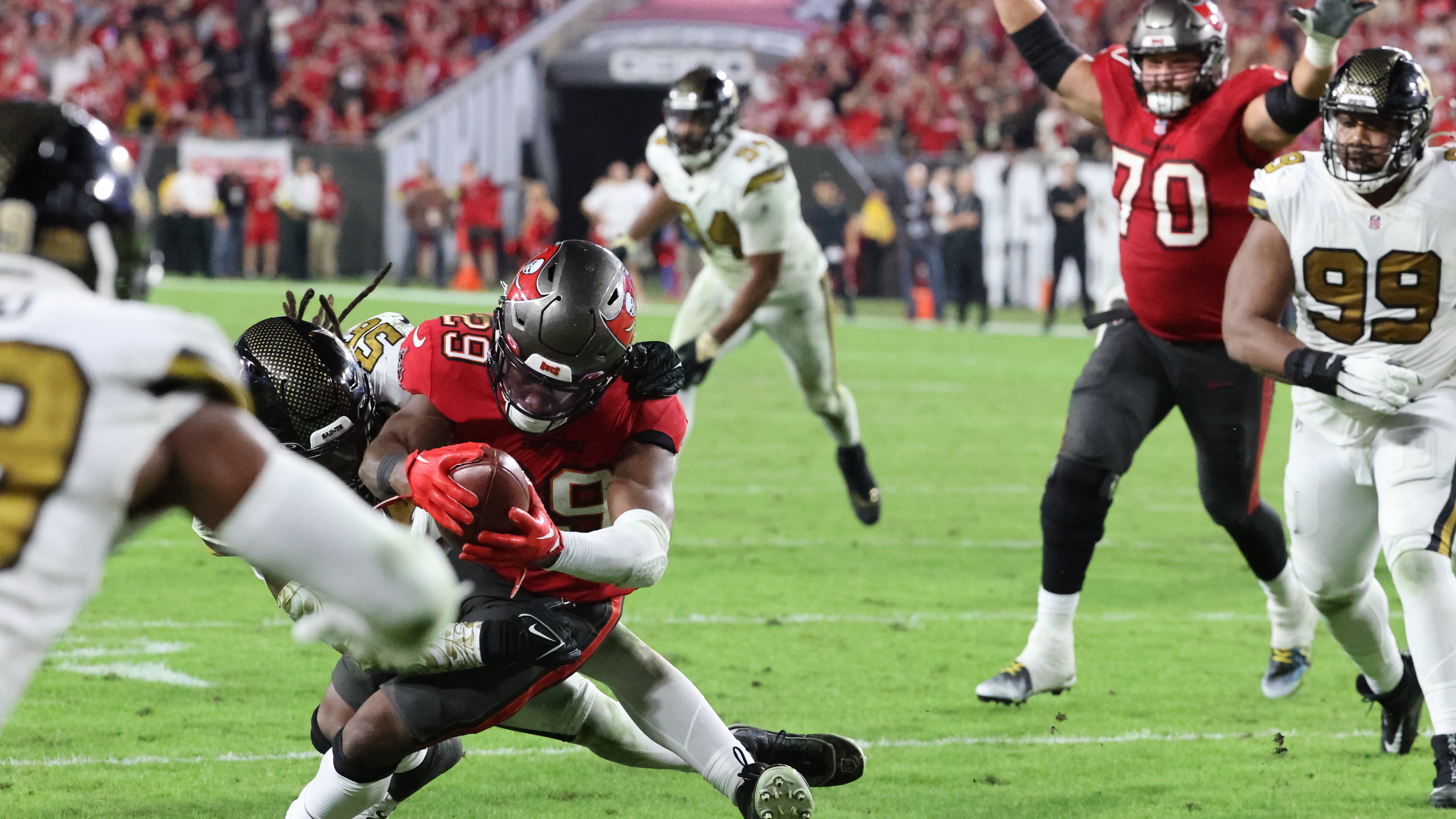 Bucs stifle Saints to take control of the NFC South