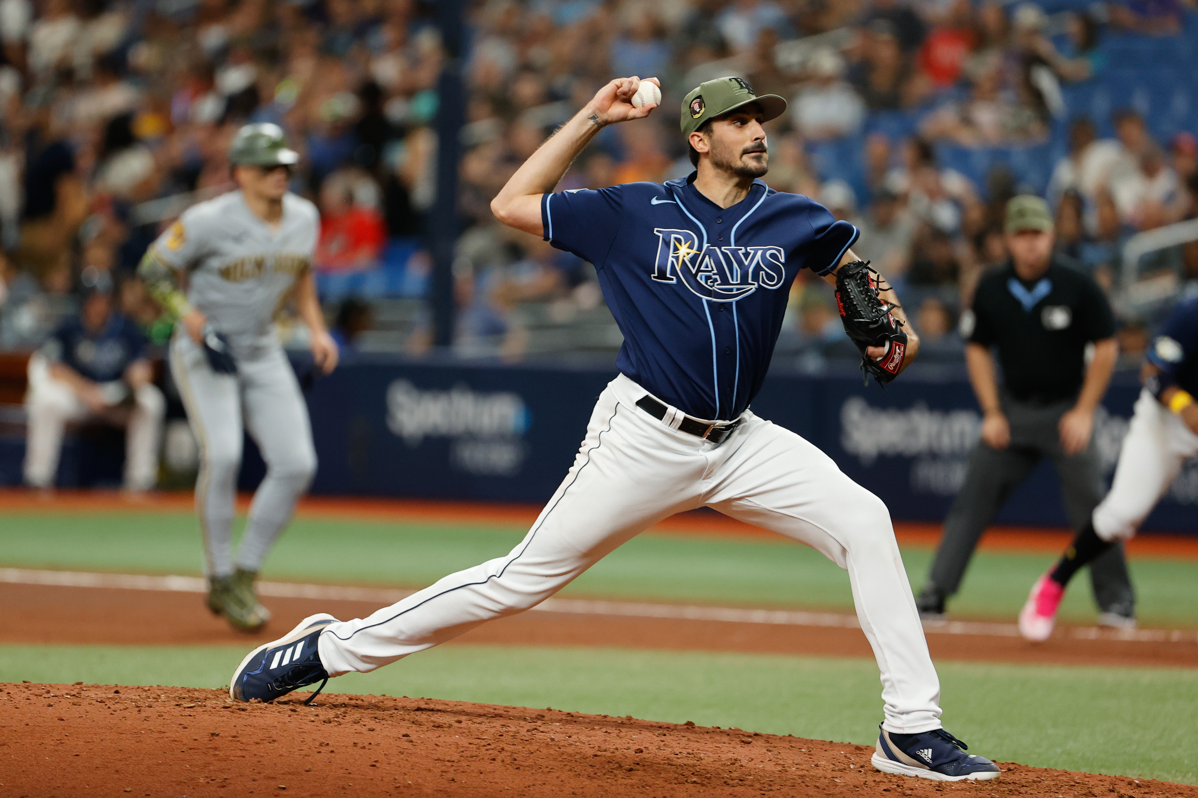 Rays beat Brewers 8-4; Lauer struggles