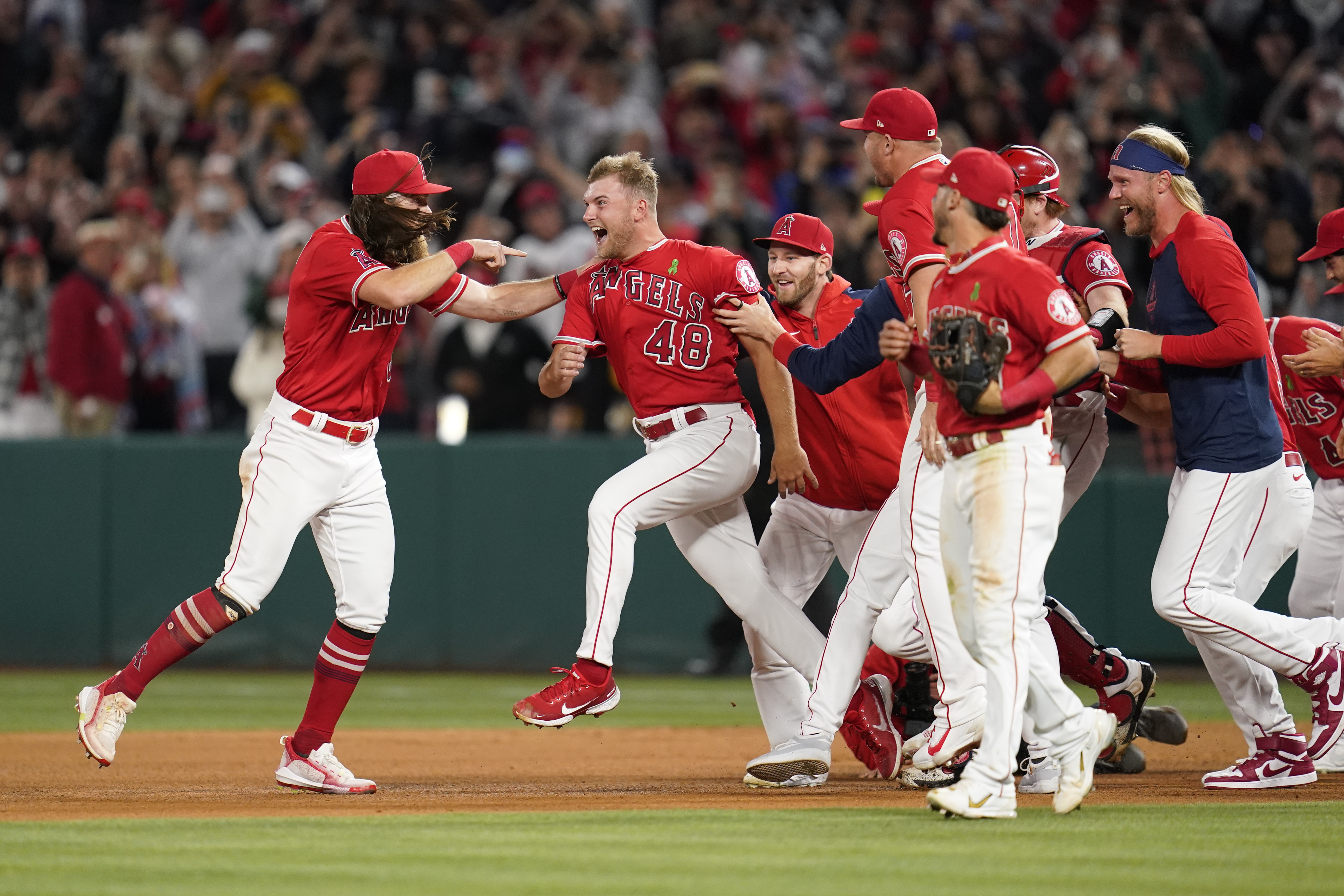 Anthony Rendon punch: Angels star swings, misses at A's fan in