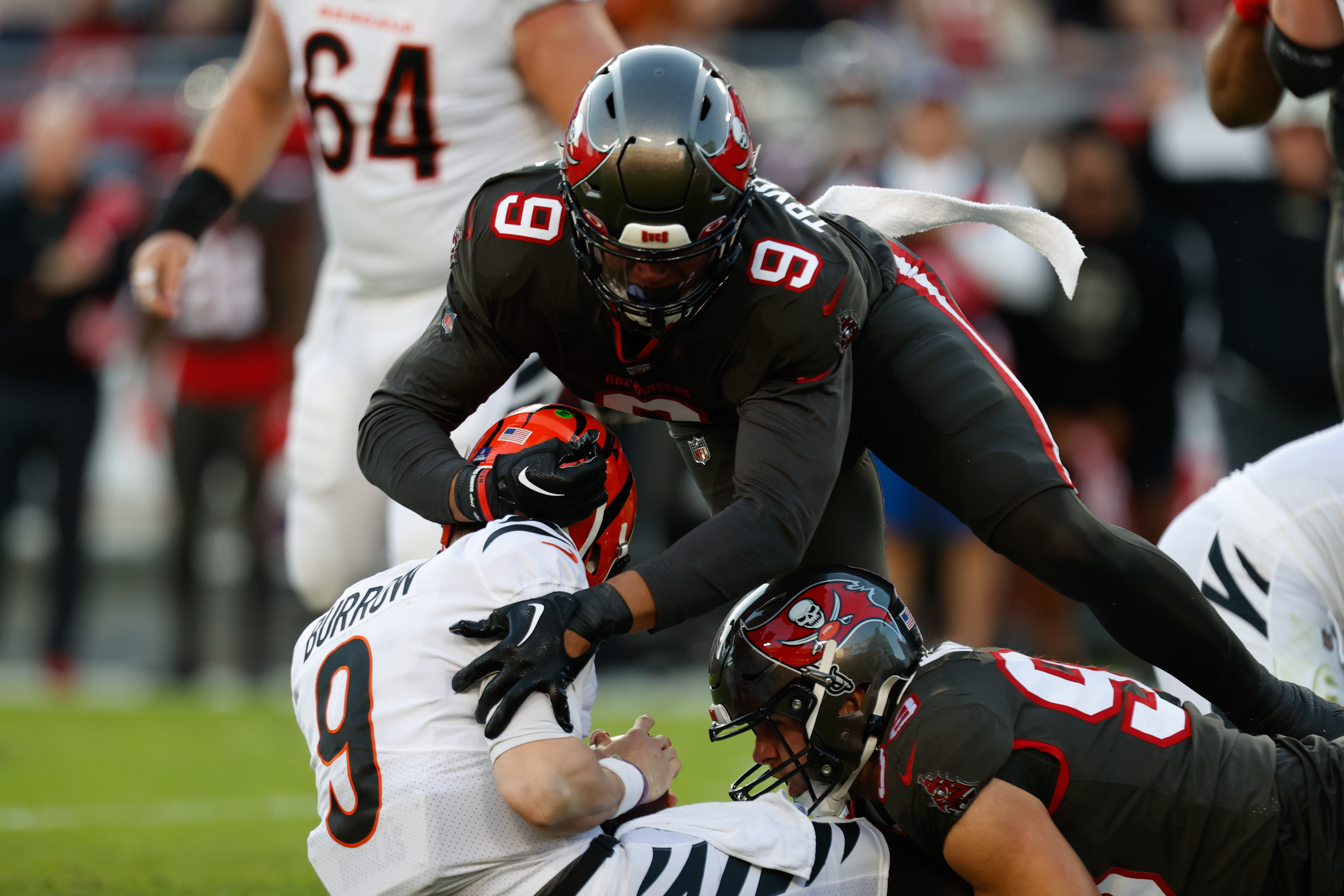 NFL: Bucs OLB Anthony Nelson gets huge strip-sack vs. Cardinals