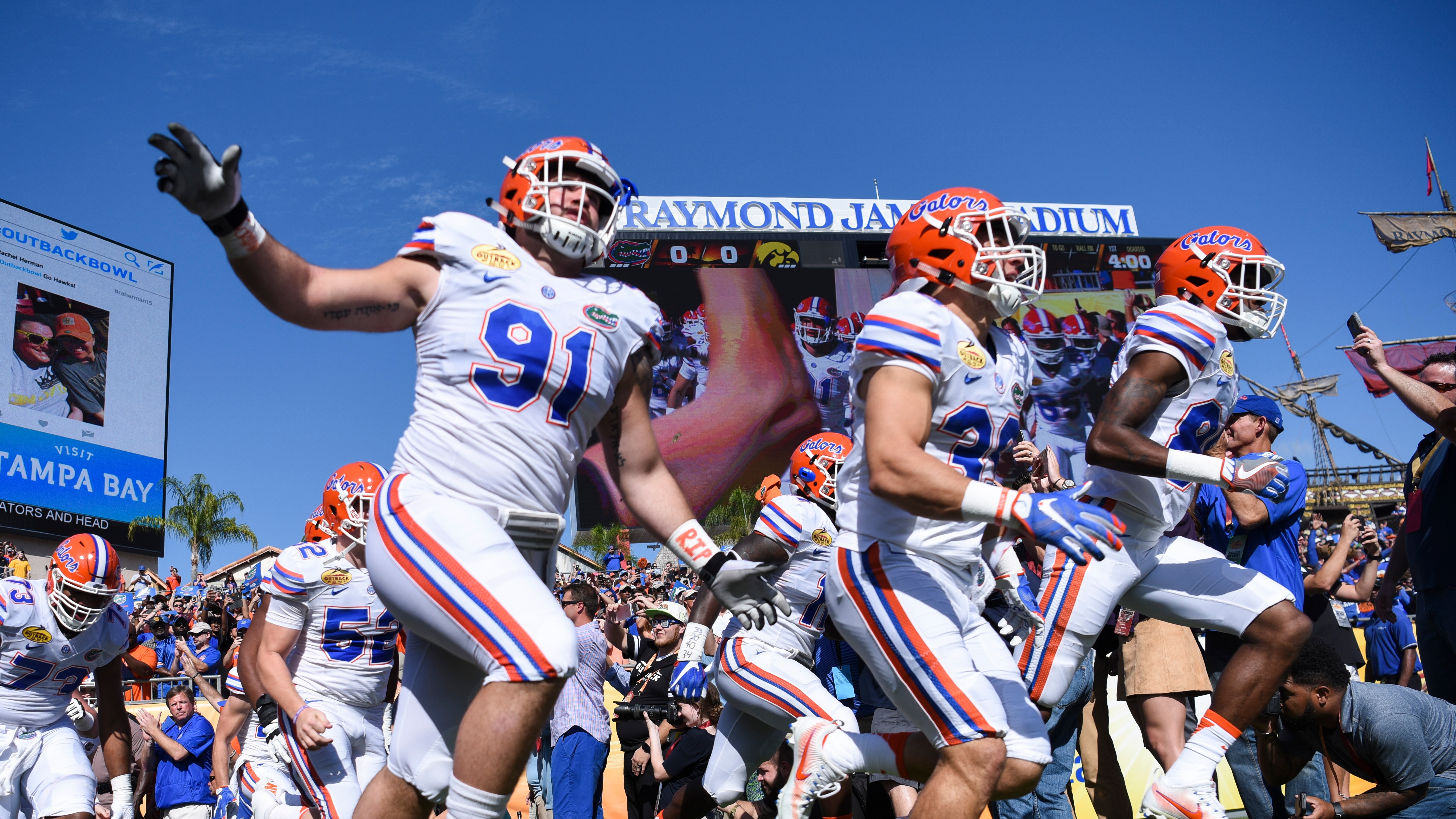 Florida Football: CBS Sports makes their bet for Charlotte matchup