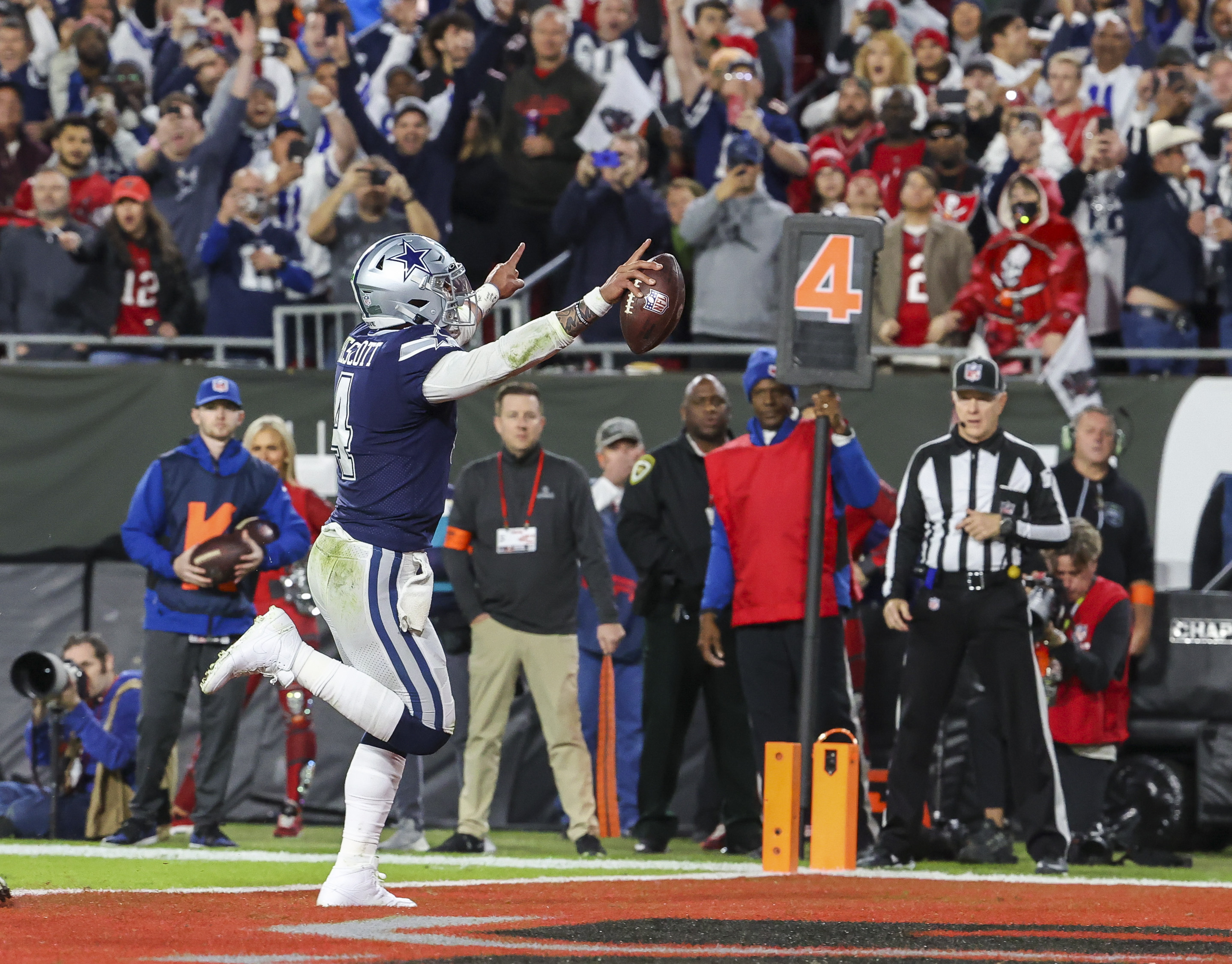 What happens when a punt hits the Cowboys' video board? Why Buccaneers'  Jake Camarda had to re-kick on 'Sunday Night Football'