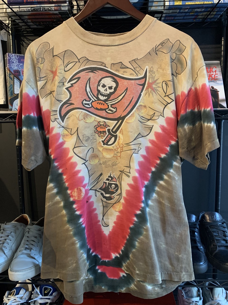 Vintage Tampa Bay Buccaneers Clothing, Buccaneers Retro Shirts, Vintage  Hats & Apparel