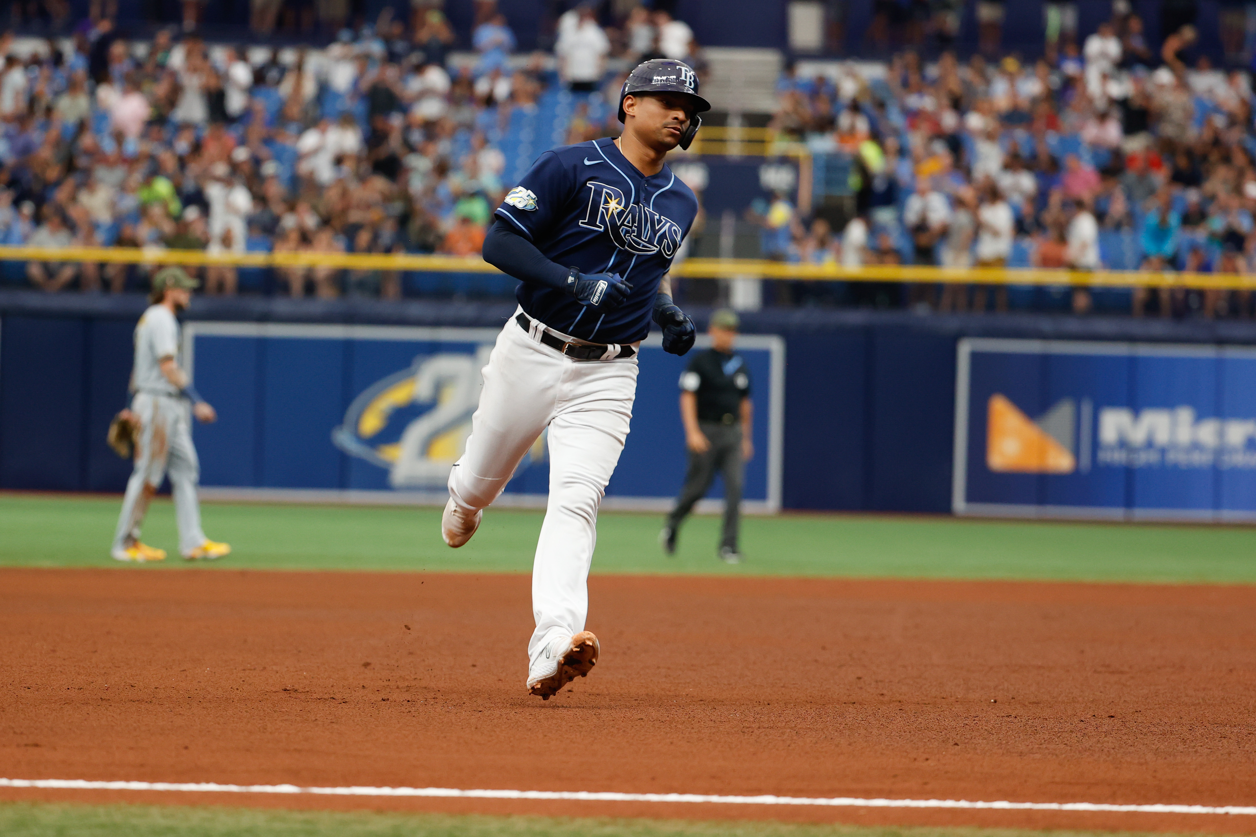 Rays beat Brewers 8-4; Lauer struggles