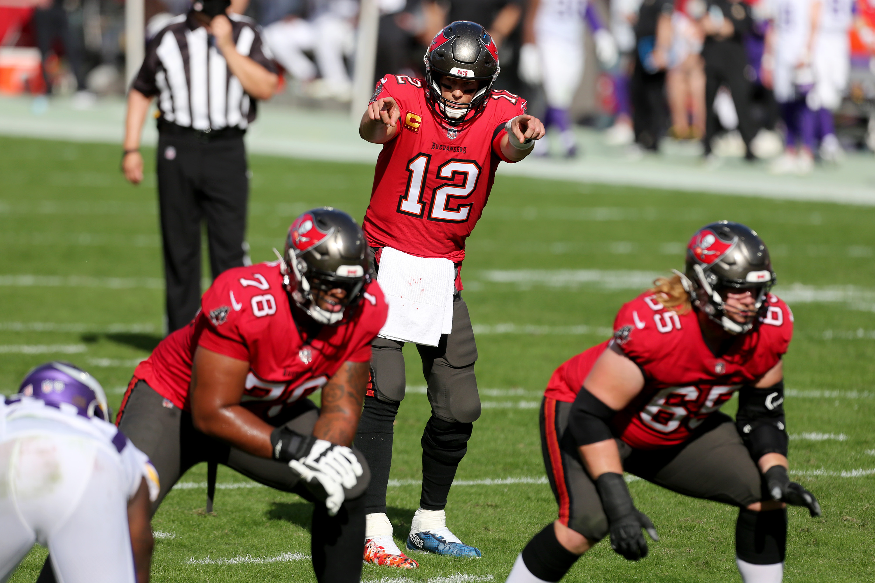 Then and now: A Game 13 Jameis Winston-Tom Brady comparison