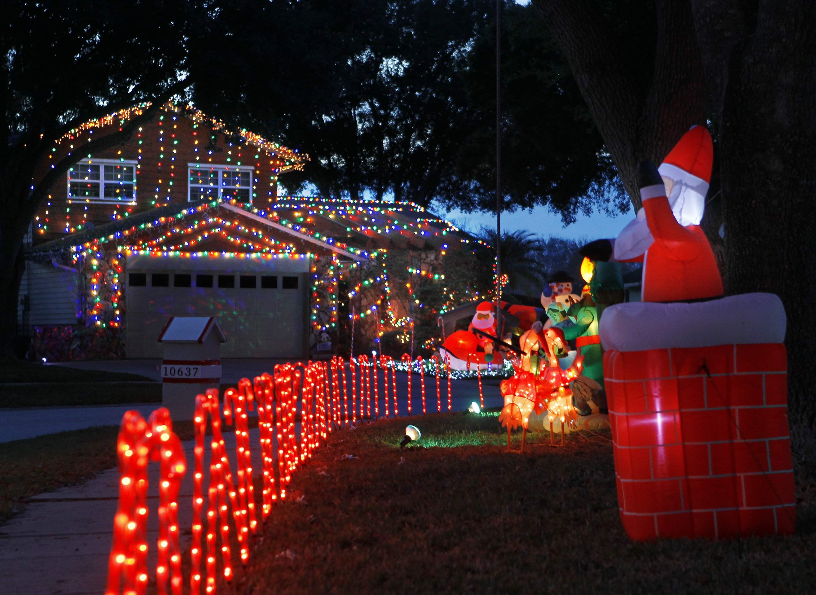 20+ Best Christmas Lights & Holiday Events in Tampa Bay