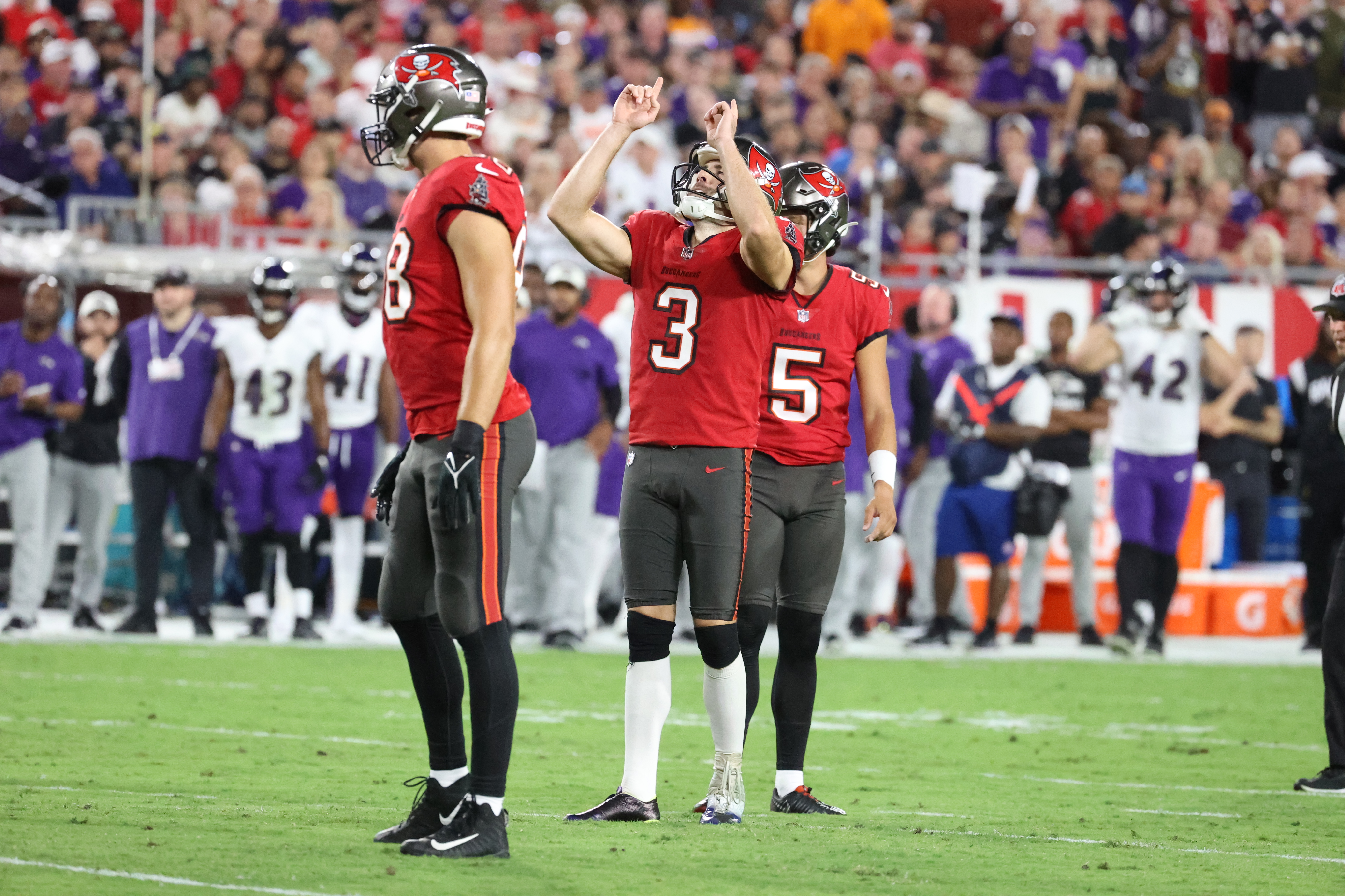 Tampa Bay Buccaneers Name 2022 Team Captains, Tom Brady Lavonte David