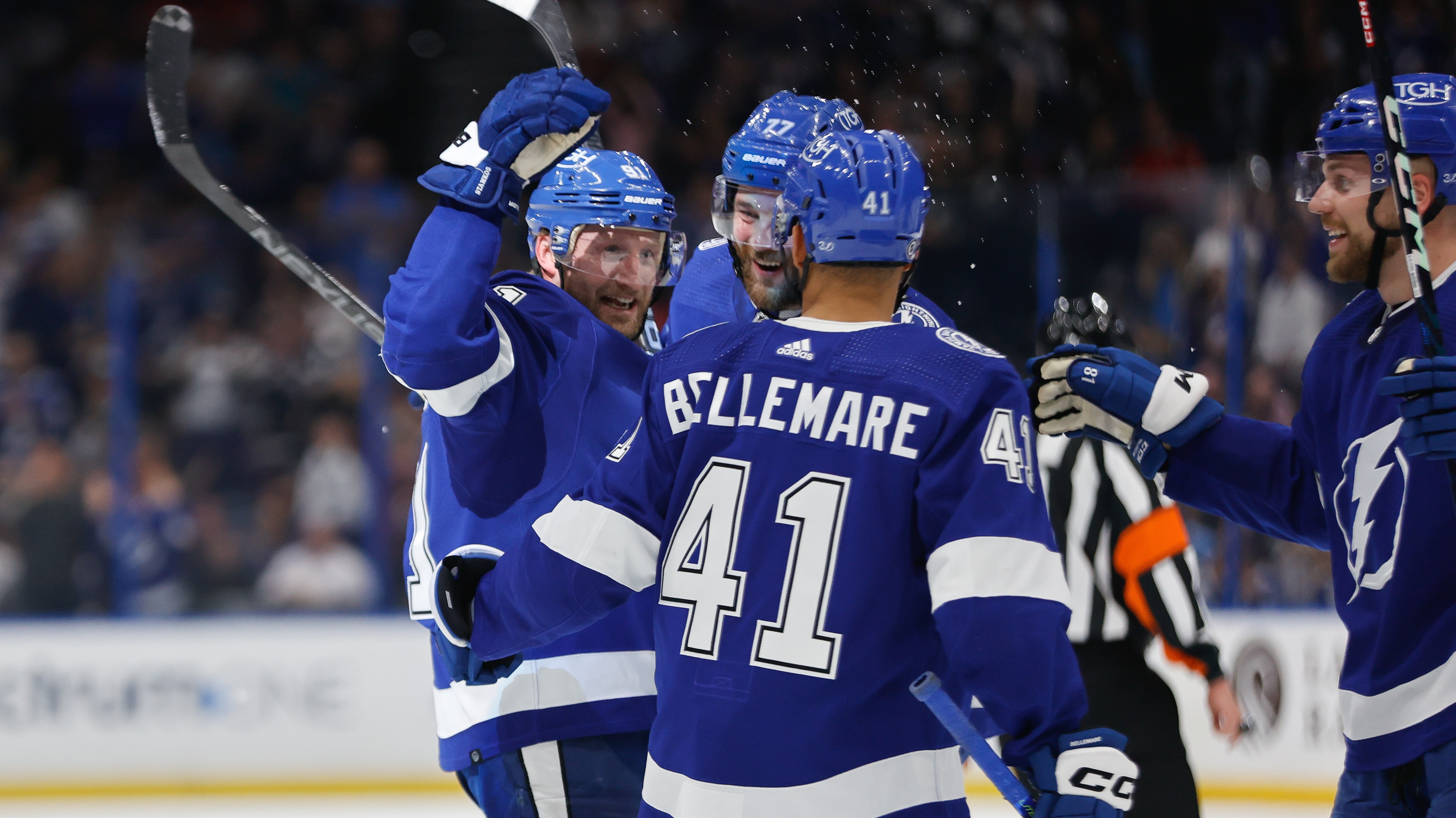 Pat Maroon scores twice in 3rd, Lightning beat Capitals 5-1