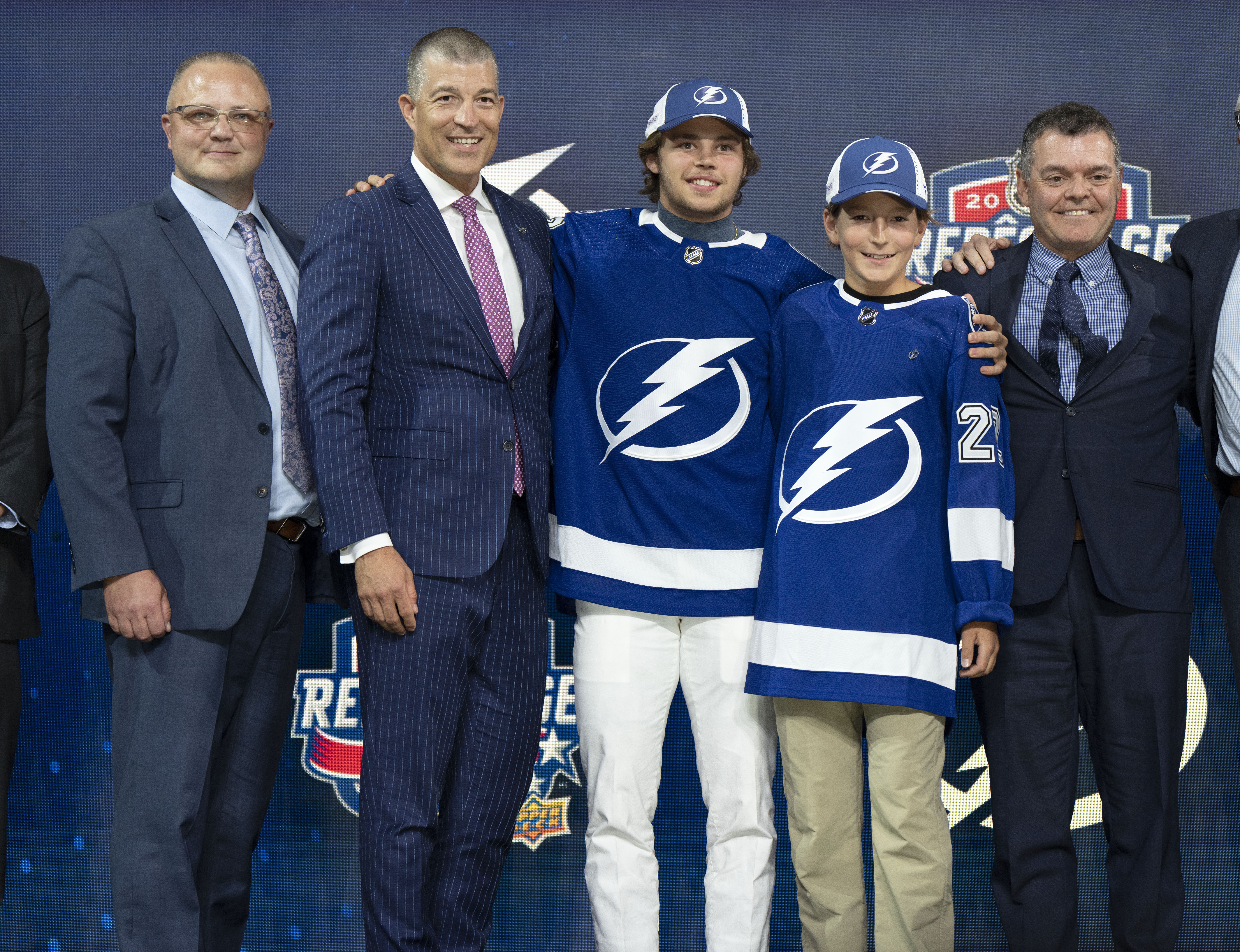 Lightning select forward Isaac Howard in first round of NHL draft