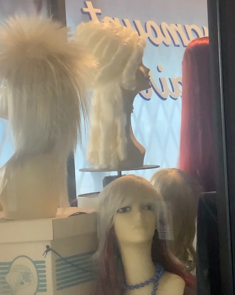 In downtown Tampa Marie Antoinette and her wig are gone. Is this