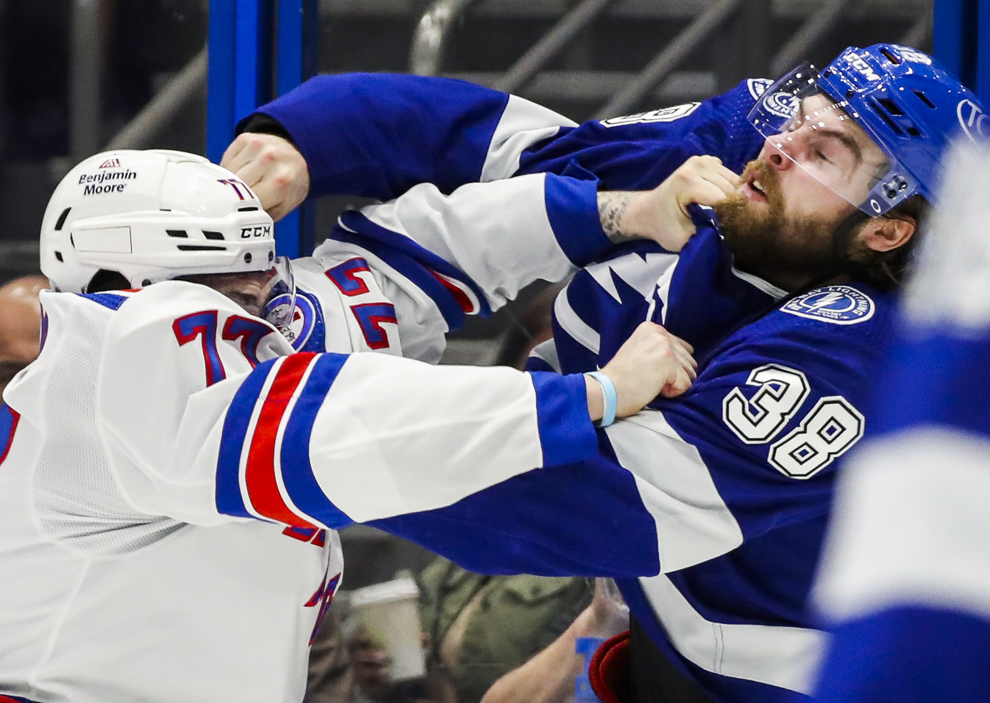 Palat scores late winner to help Bolts cut into Rangers' Eastern