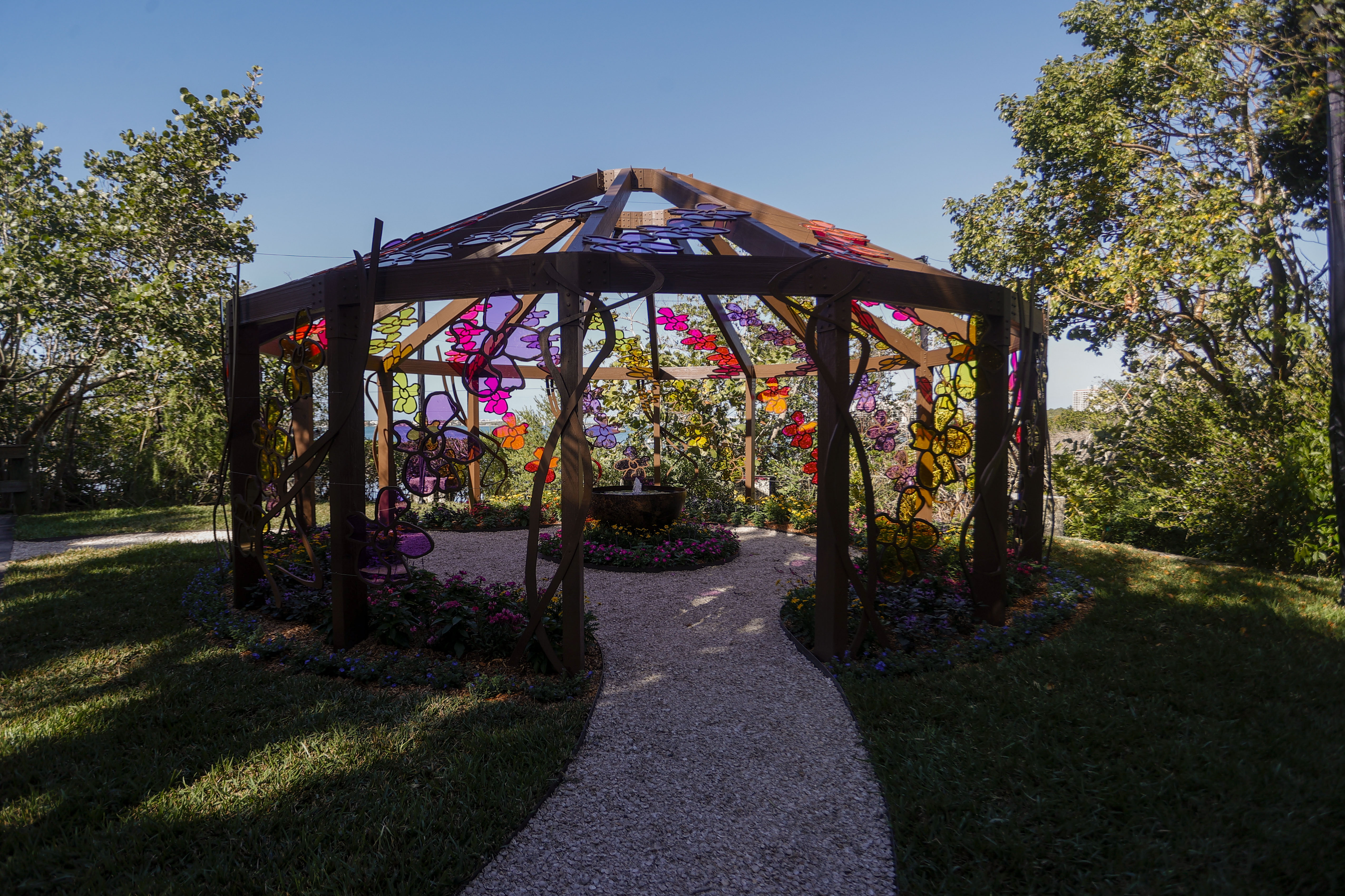 A Florida Garden Brings Louis Comfort Tiffany's Work to Life, in Bloom -  The New York Times