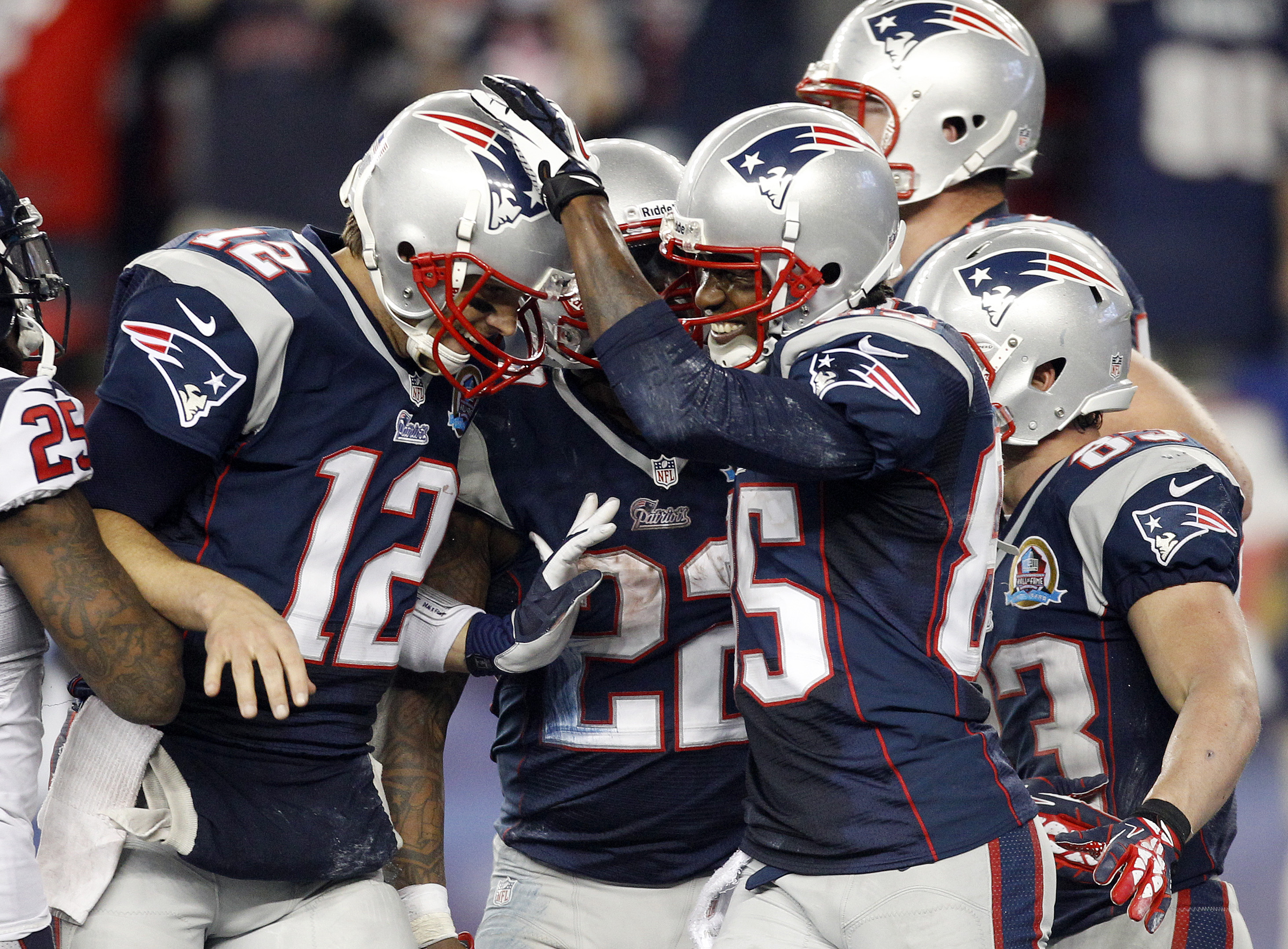 Brady, Patriots Rout Jets 45-3