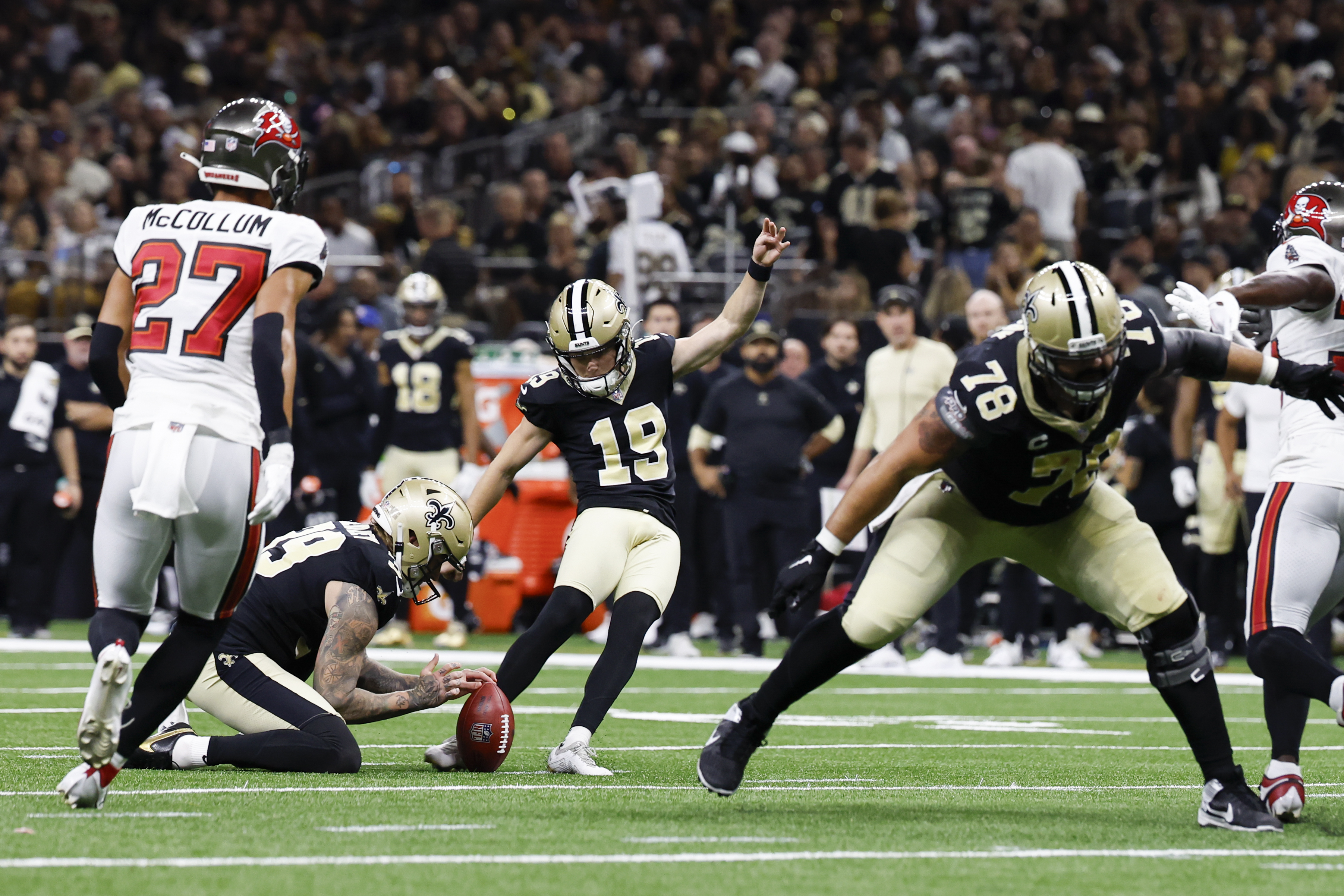 Buccaneers Beat Saints 26-9 & Lead NFC South Heading Into Bye Week