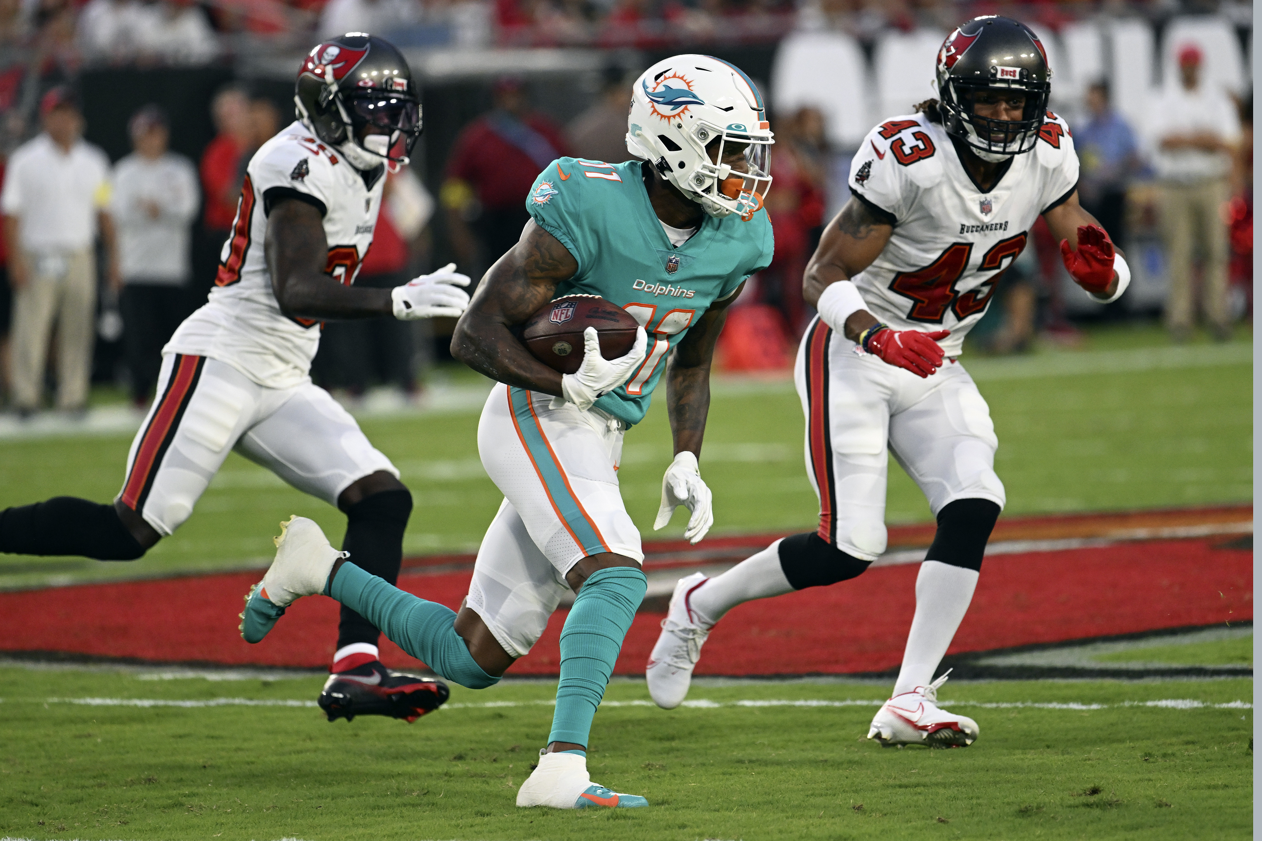 Notes from Day 1 of Dolphins-Buccaneers joint practices