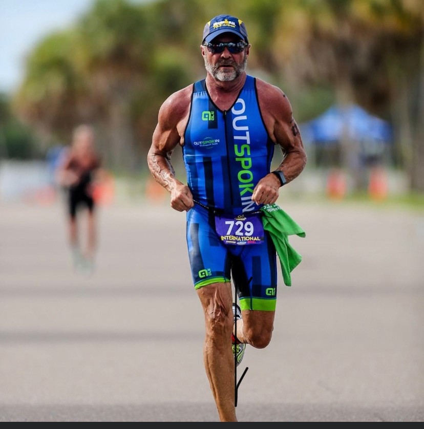 This 65-year-old pacesetter keeps Gasparilla runners in check