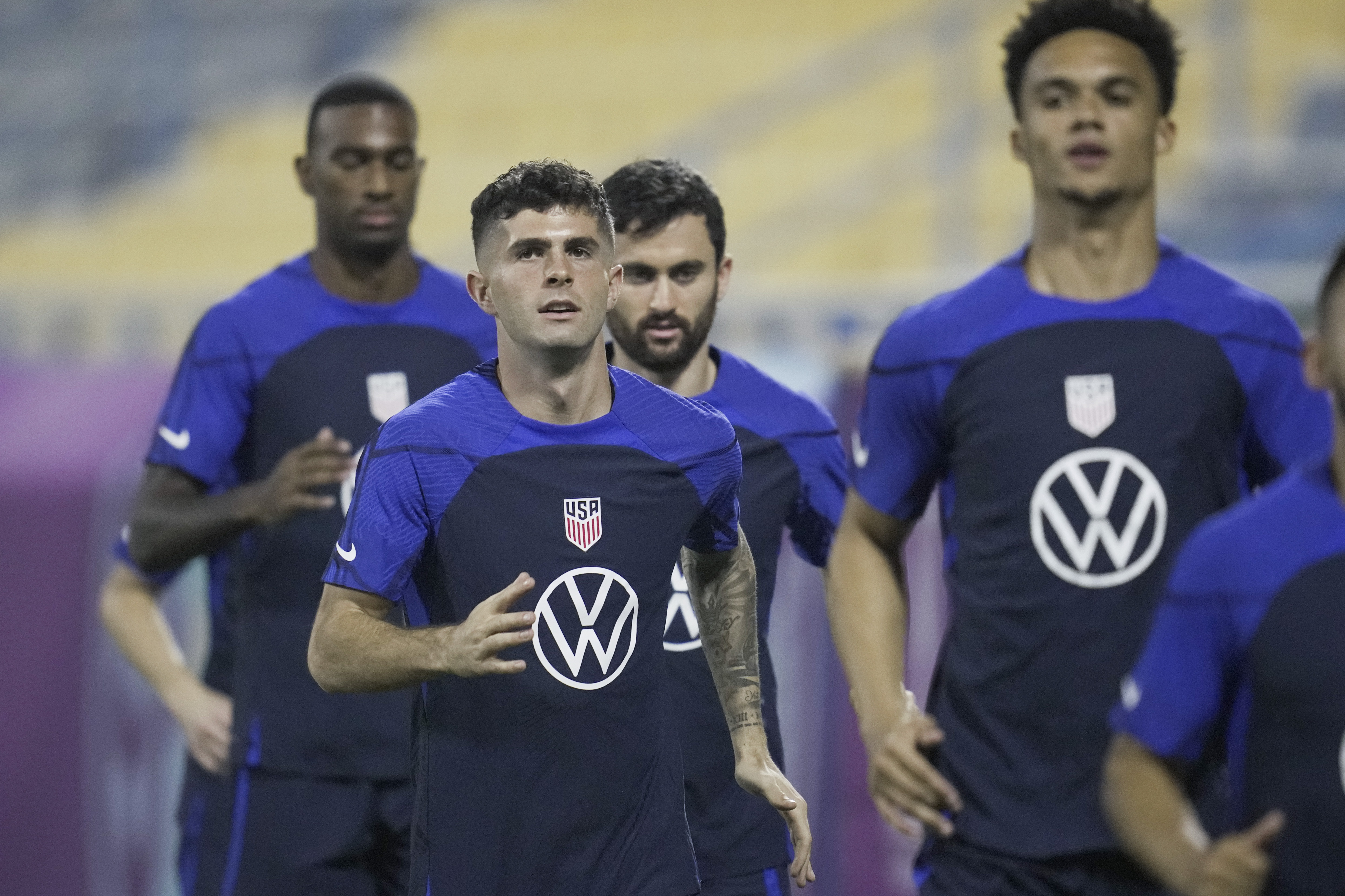 Weston McKennie ripped jersey, Christian Pulisic goals highlight