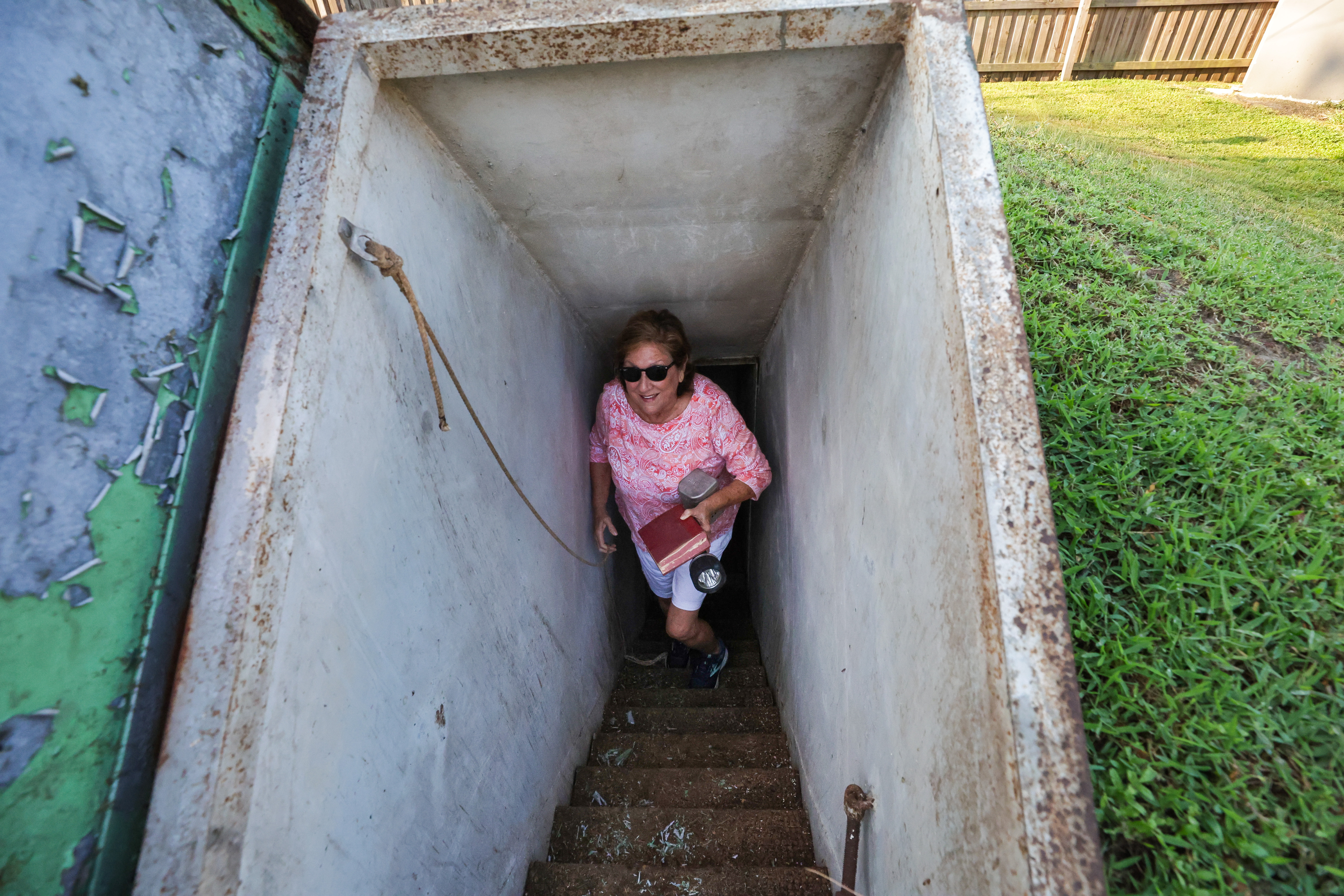 Step inside this St. Petersburg woman's backyard bomb shelter, image size:6000x4000