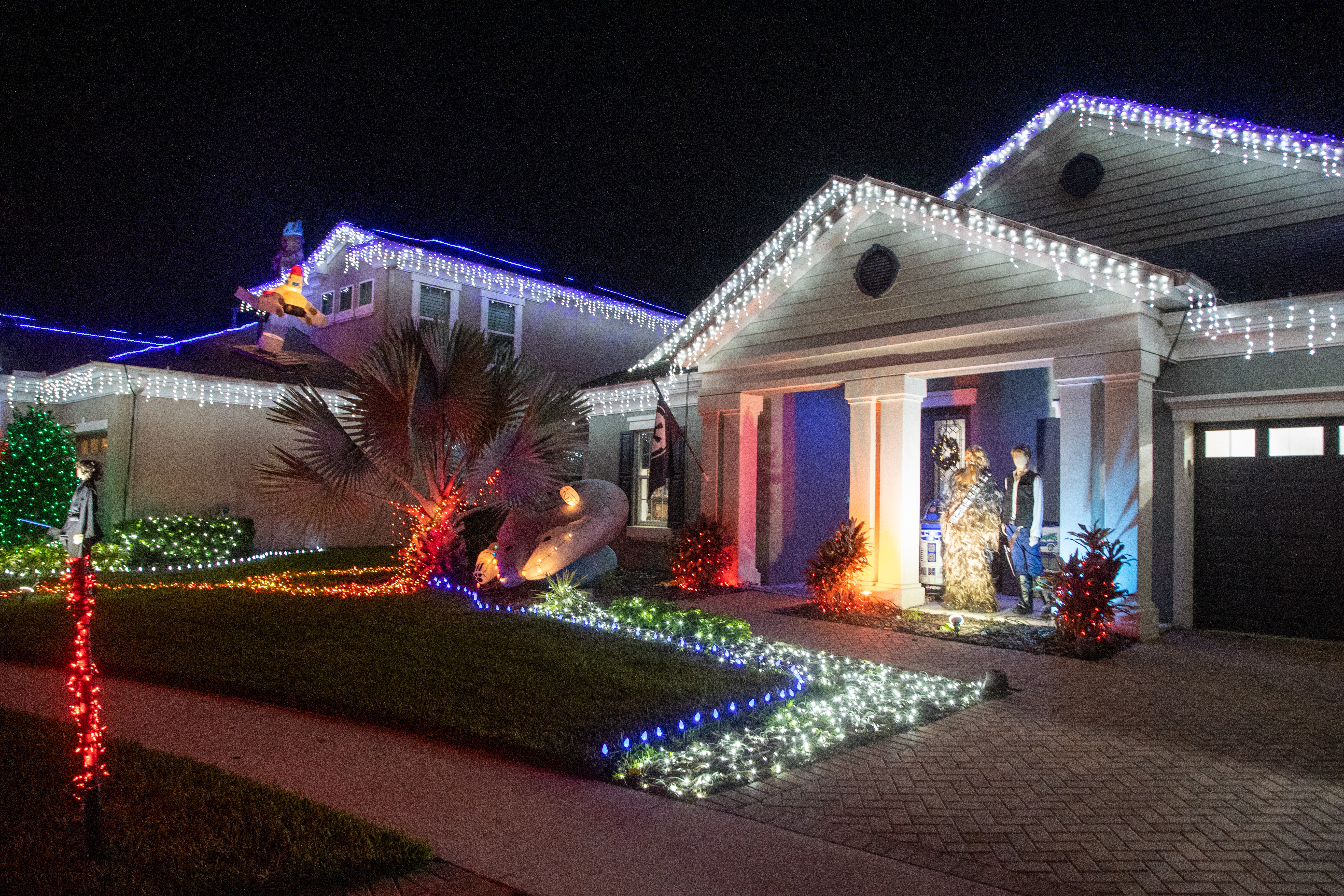 How much will Christmas lights add to my electric bill?