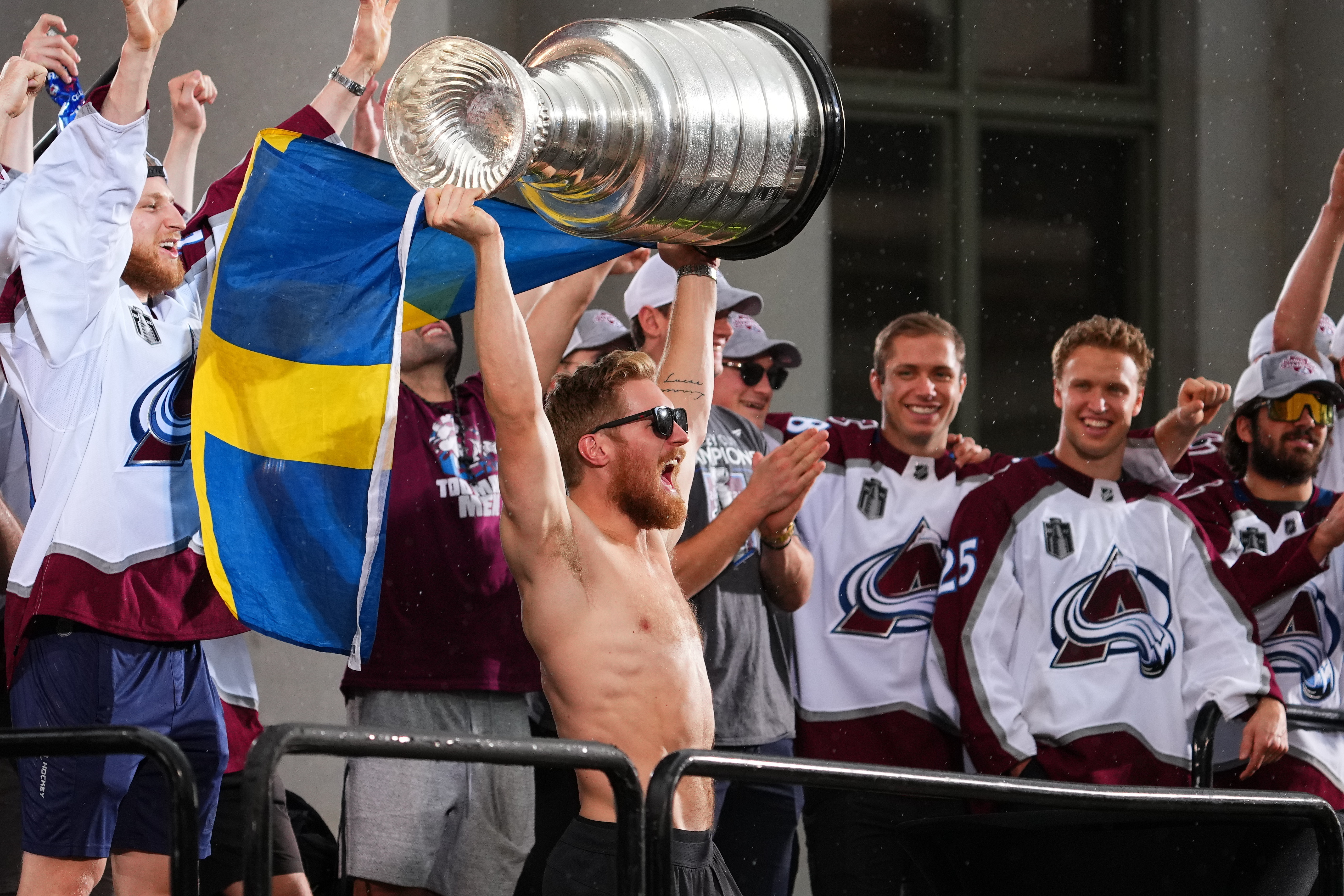 Colorado Avalanche fans buy team gear early, often after Stanley Cup win