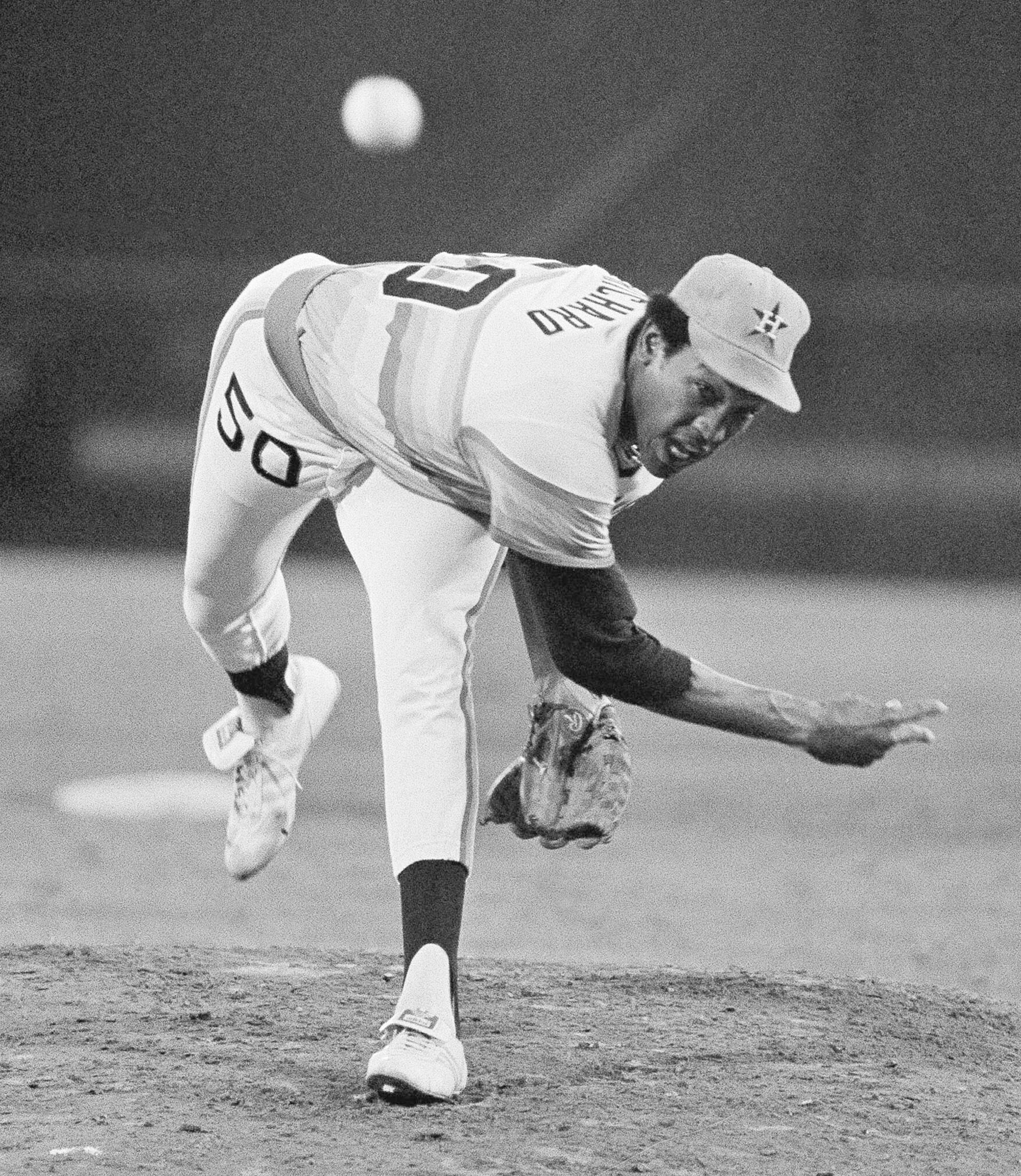 April 10, 1980: Astros' J.R. Richard flirts with perfection on
