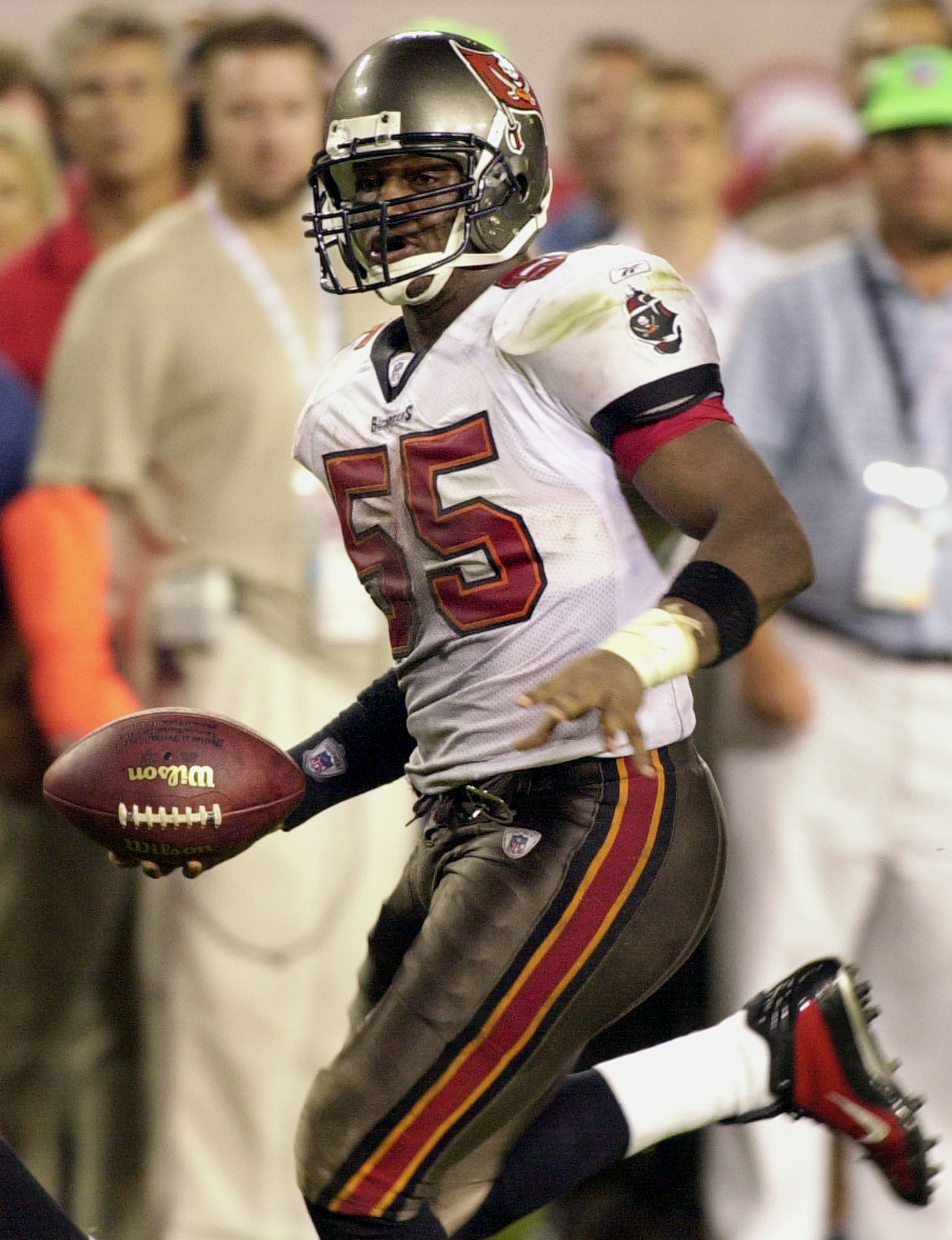 Great Games in Bucs History: Game 15, 2000: Tampa Bay 38, St. Louis Rams 35  - Bucs Nation