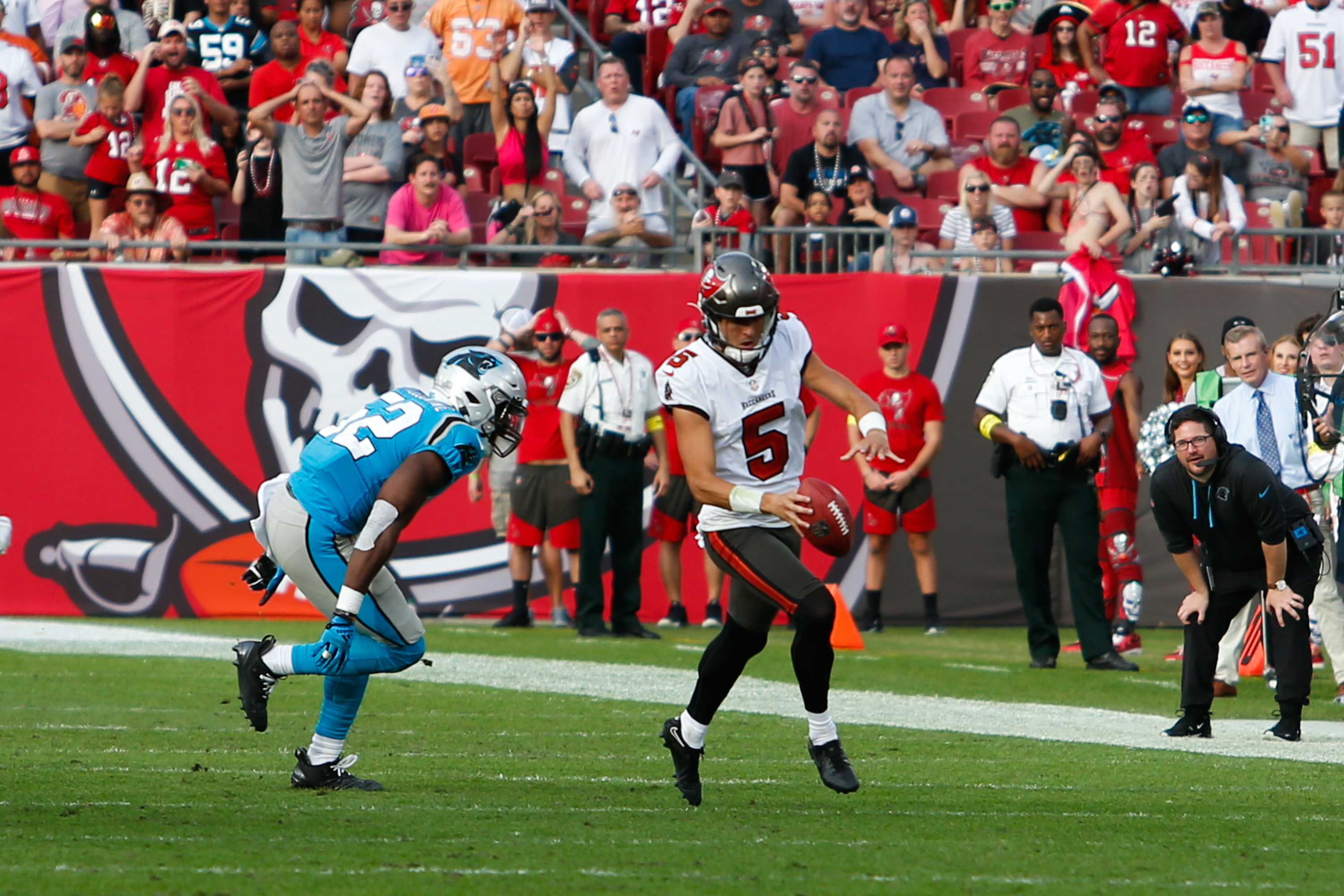 What happens when a punt hits the Cowboys' video board? Why Buccaneers'  Jake Camarda had to re-kick on 'Sunday Night Football'