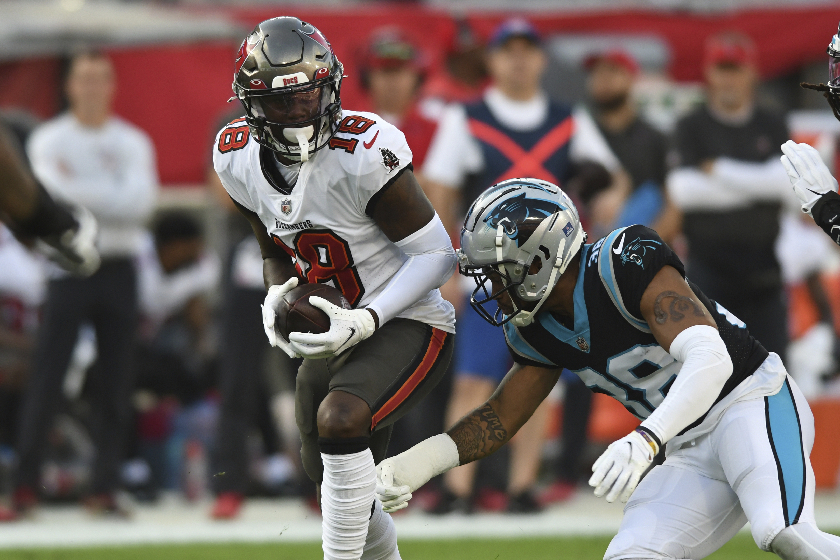 Tampa, United States. 09th Jan, 2022. Carolina Panthers' Robby Anderson  (11) for a touchdown against Tampa Bay Buccaneers' Sean Murphy-Bunting (23)  during the second half at Raymond James Stadium in Tampa, Florida