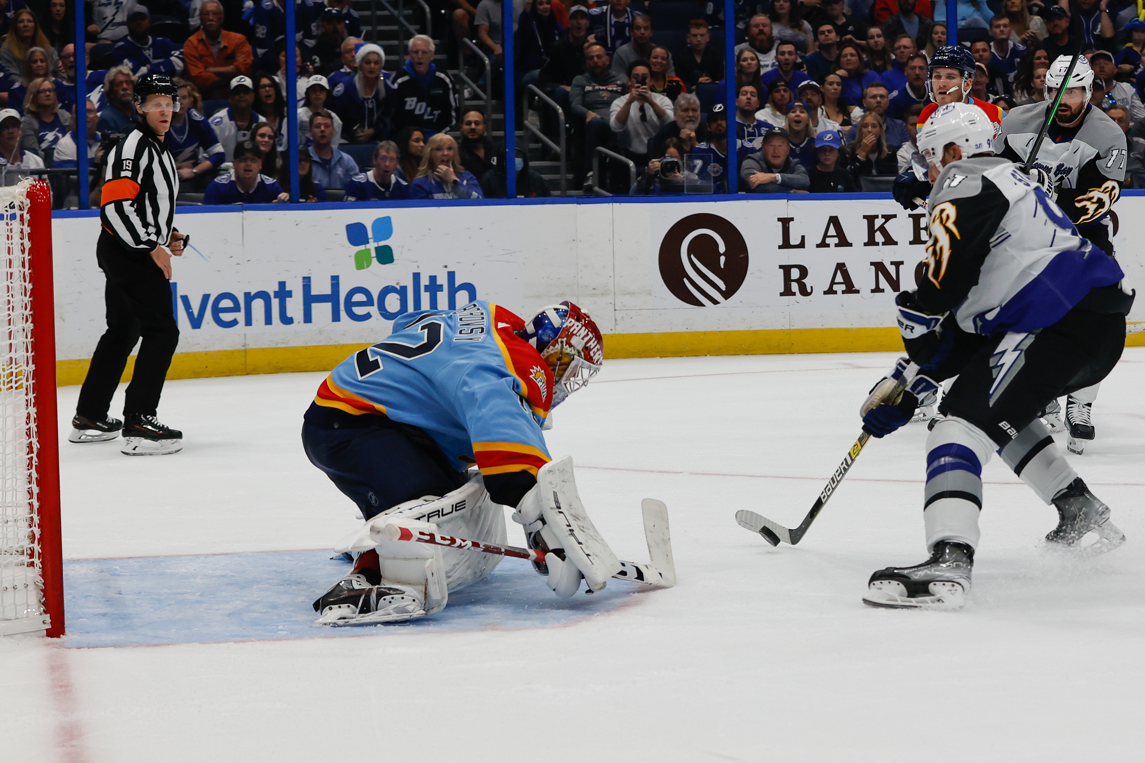 Lightning's Pat Maroon strikes again vs. Ducks, his first NHL team