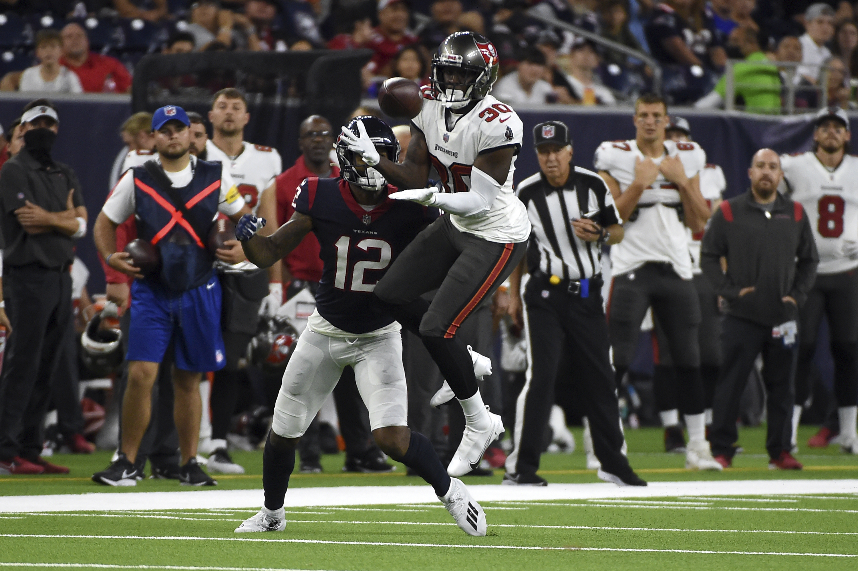 Tom Brady Is Taking Bucs Rookie Receiver Jaelon Darden Under His Wing