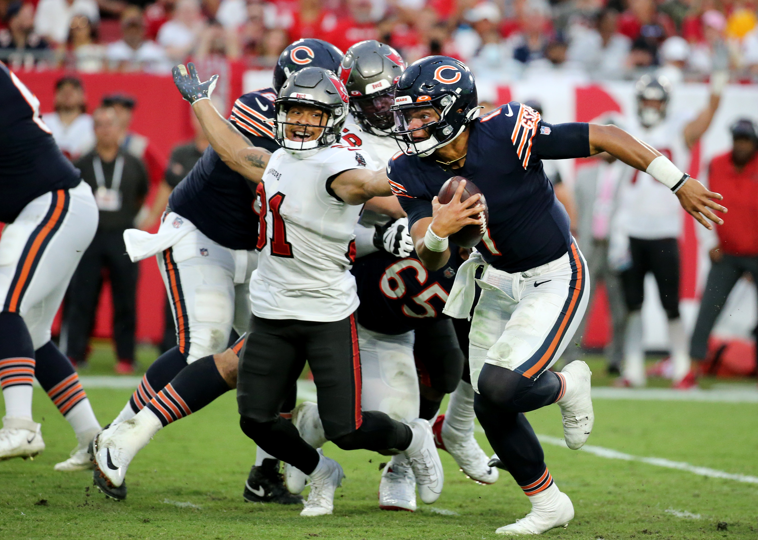 Bears QB Justin Fields had a brutal first half vs. Texans