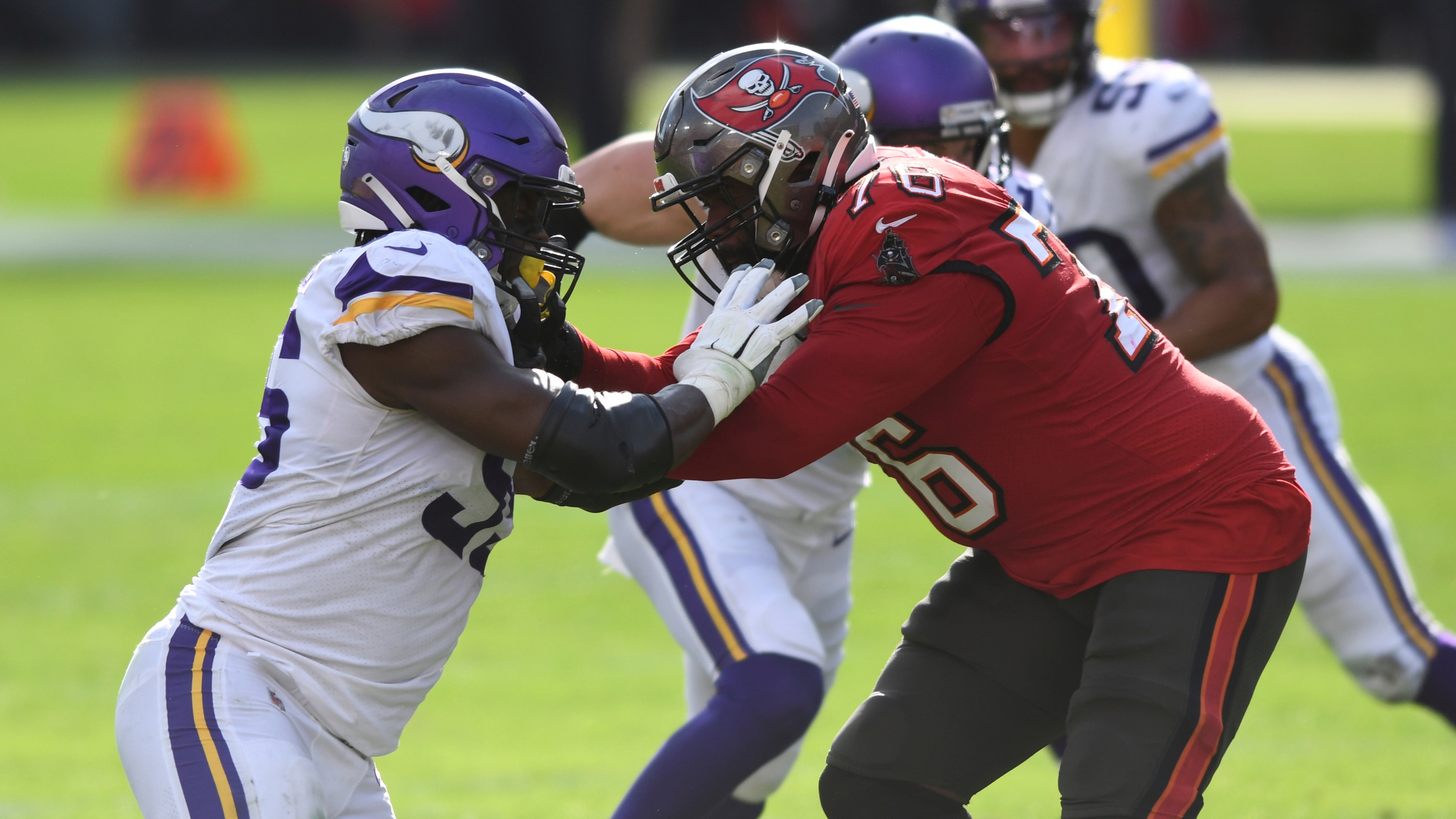 Bucs Place Donovan Smith On Reserve/COVID-19 List