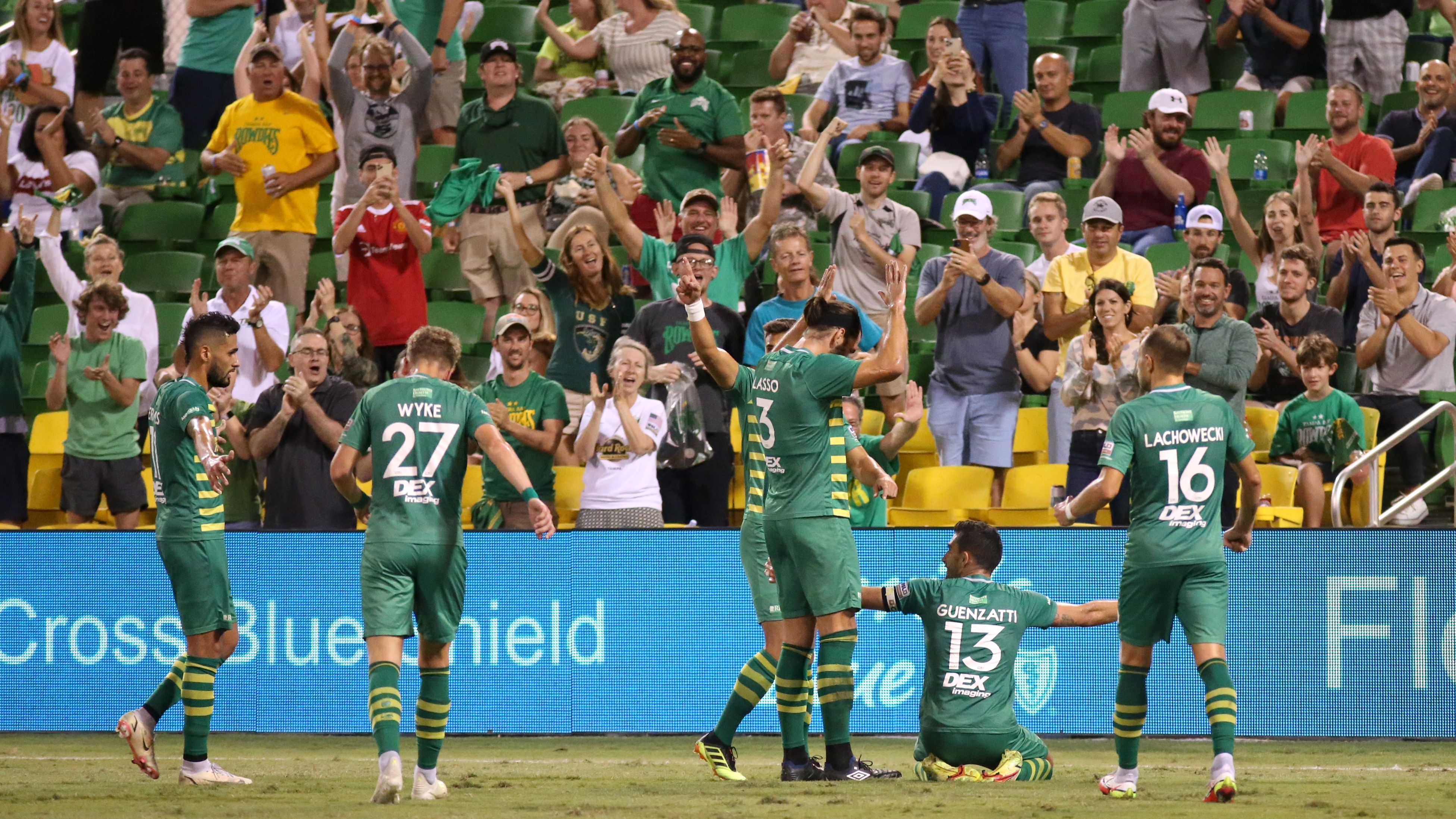 St. Petersburg, FL USA: Tampa Bay Rowdies goalkeeper Raiko