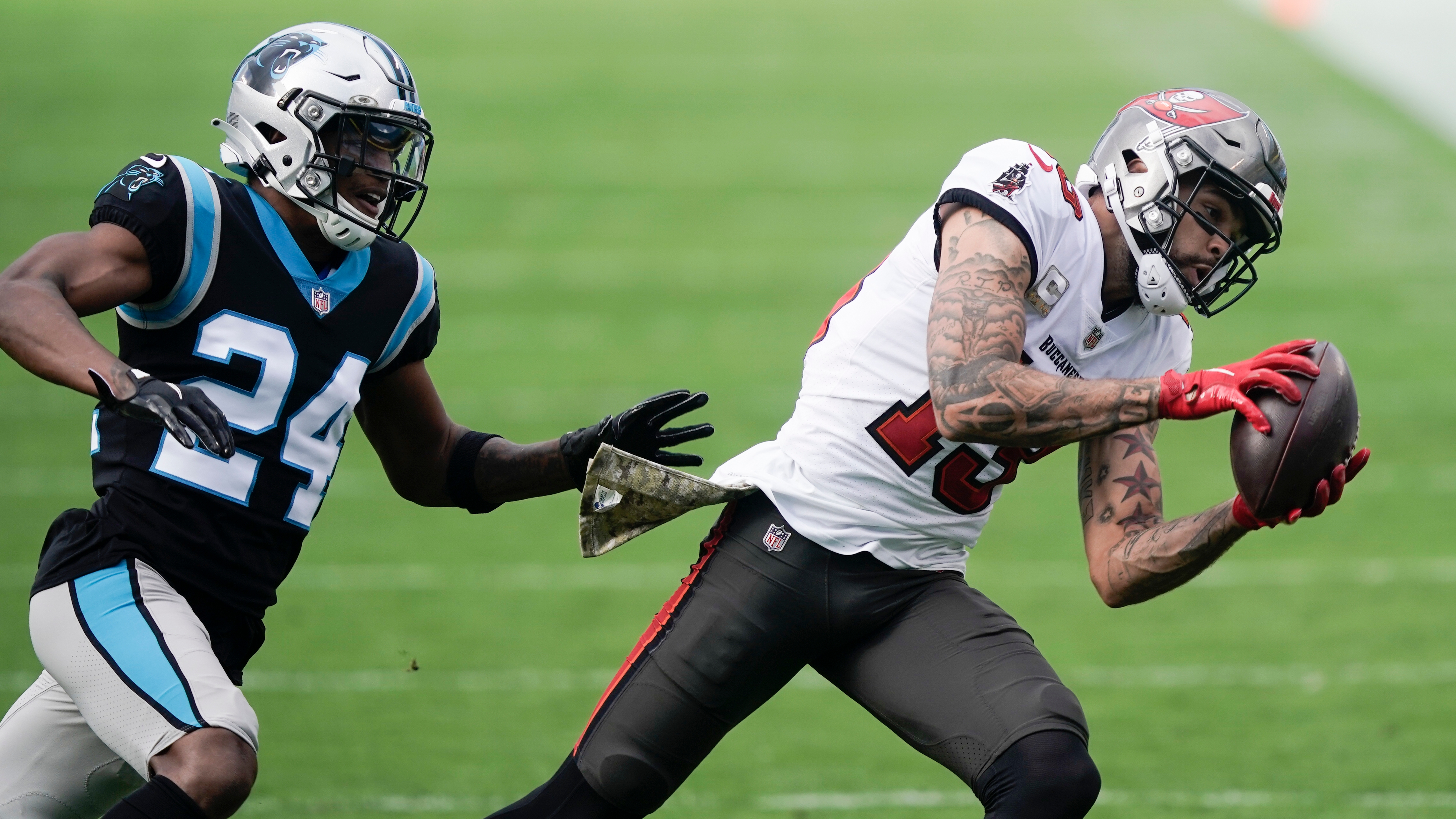 NFL says officials didn't get Mike Evans' autograph after Panthers game