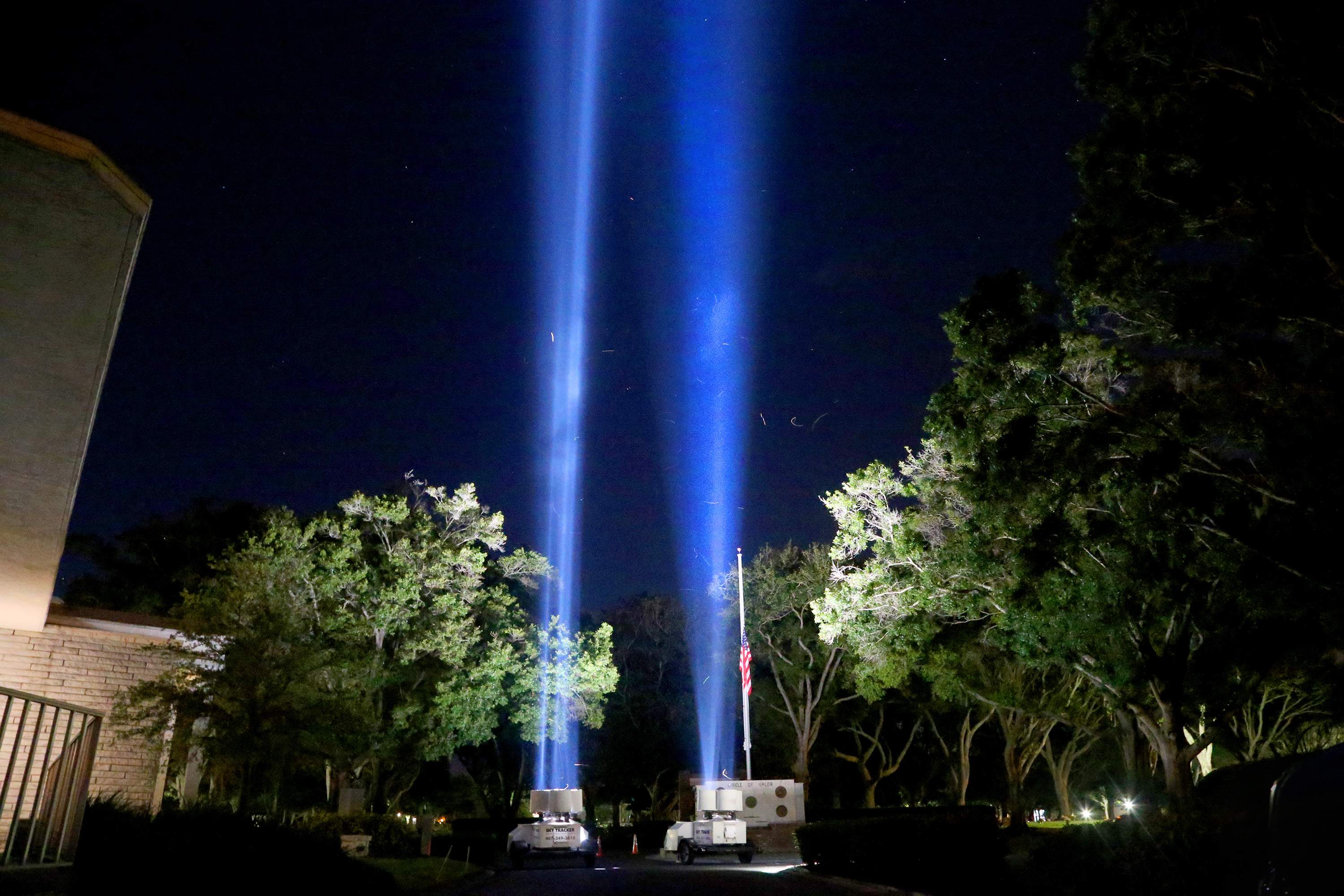 twin towers memorial lights